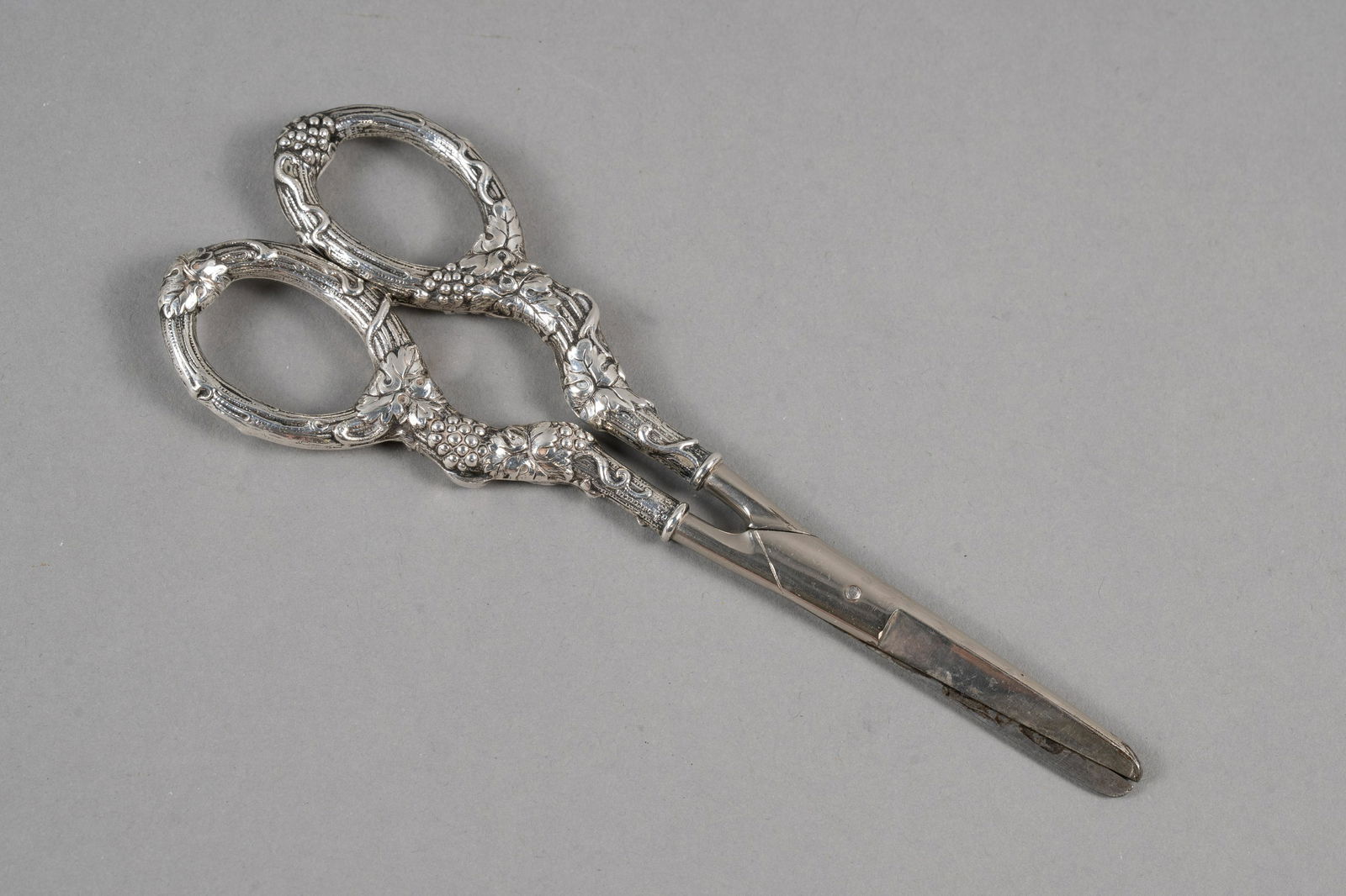 GORHAM STERLING GRAPE SHEARS (1 of 4)