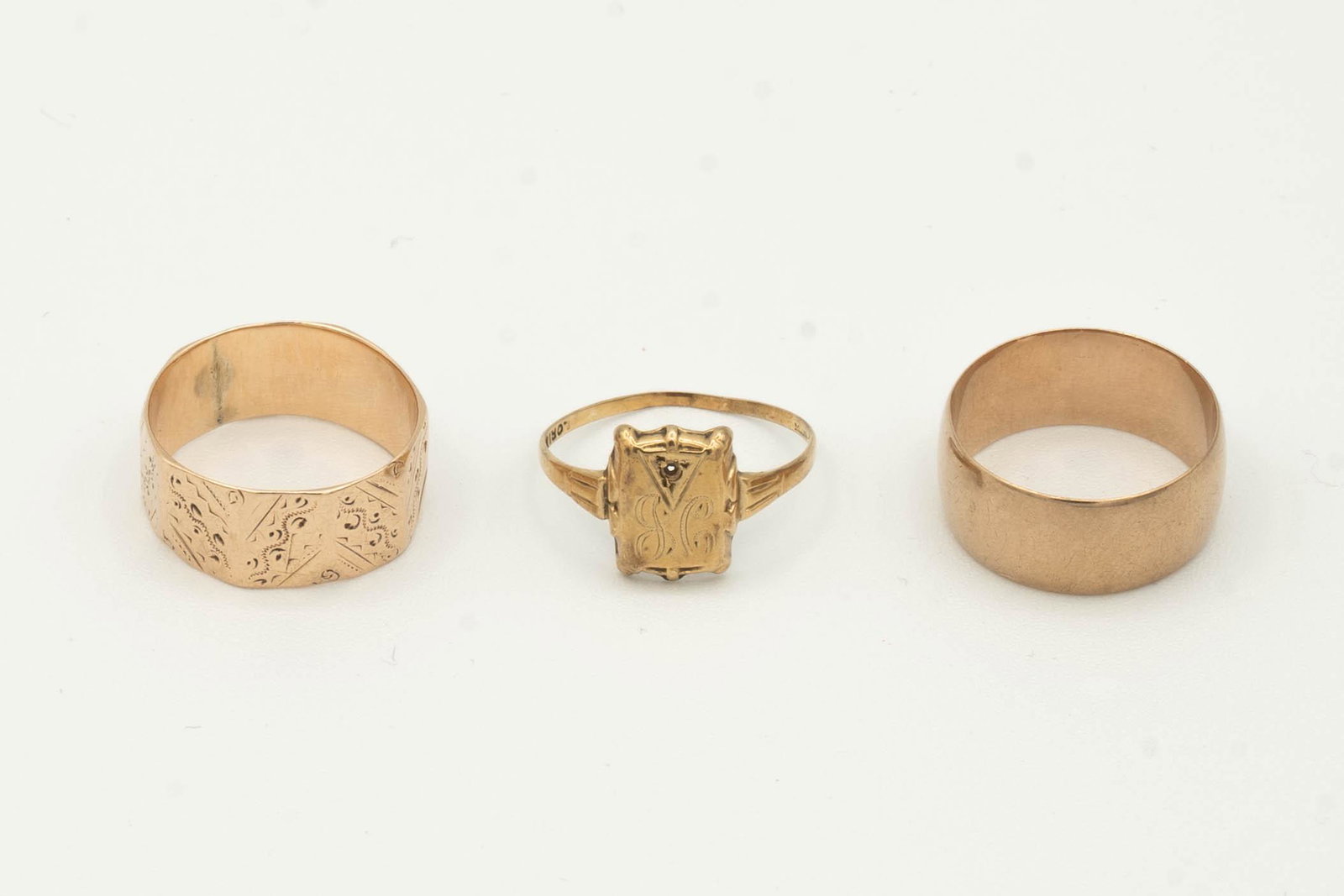 THREE 10K GOLD RINGS (1 of 3)