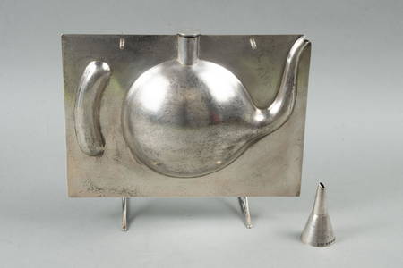 UNIQUE RAJESH GOGNA  SILVER ICED-TEA POT