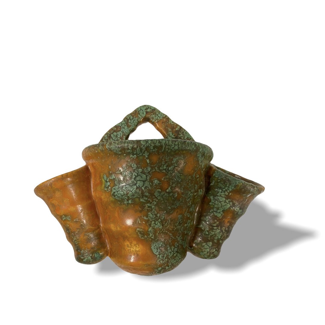 124 Roseville Imperial II Wall Pocket (1 of 4)