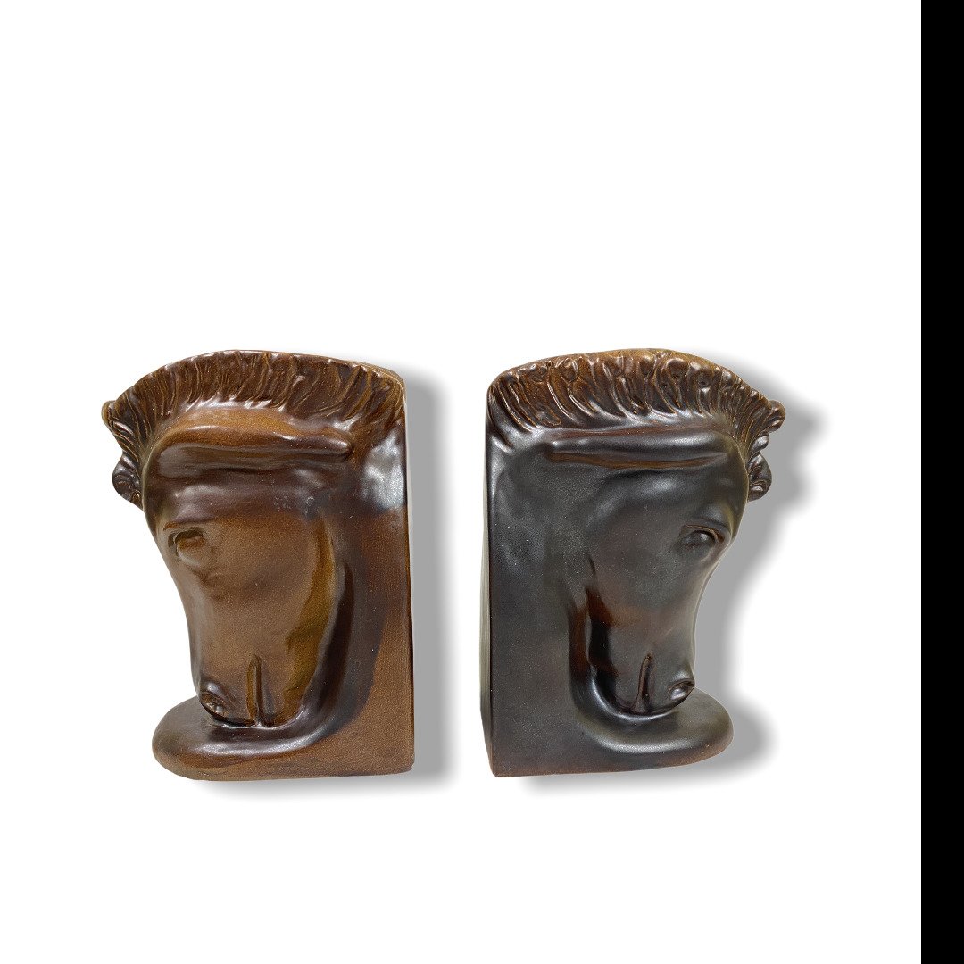 UND Pottery Bookends (1 of 7)