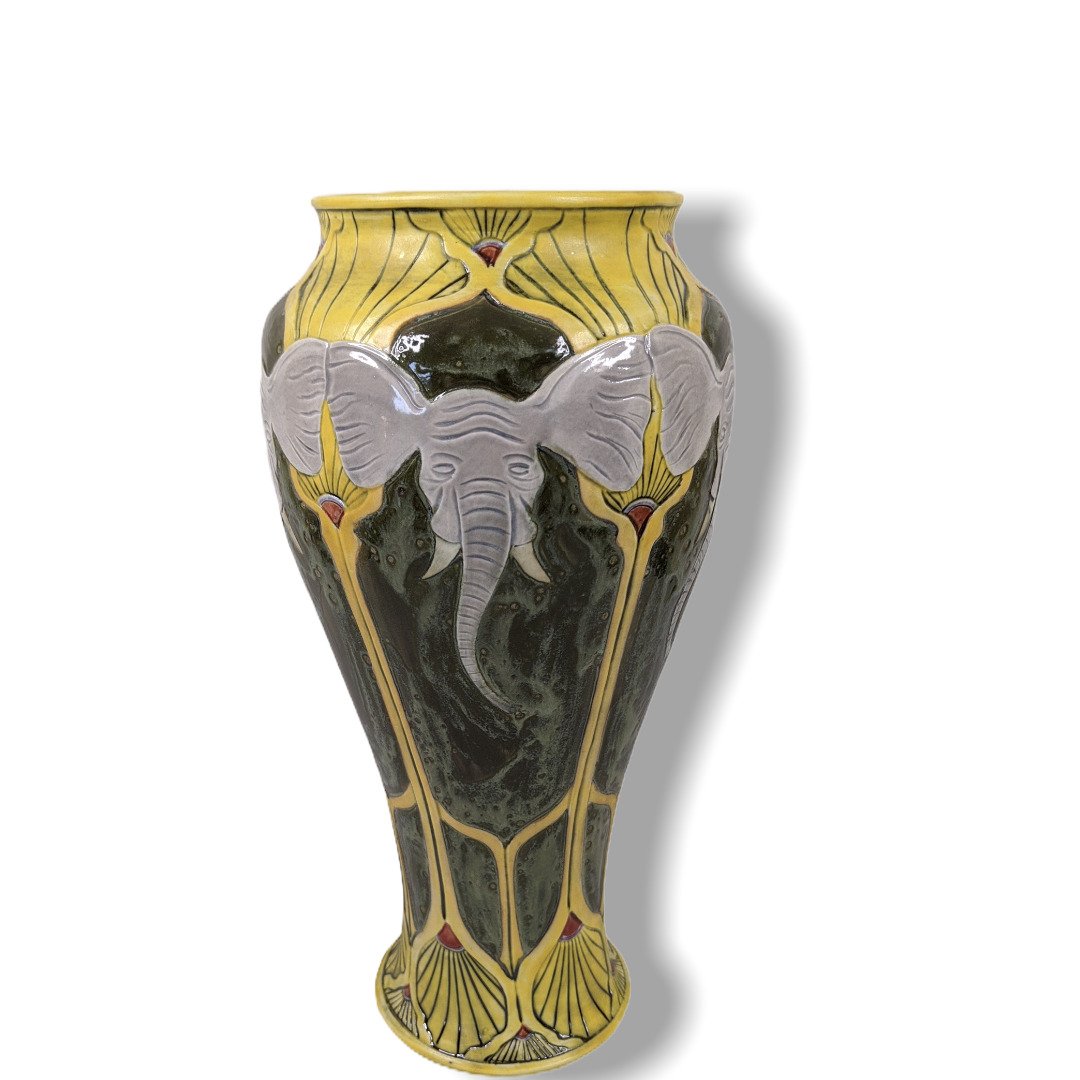 Stephanie Young Vase: Stunning example of Stephanie Young featuring an Elephant done in 2017. Purchased directly from this awesome artist at GPI. 5" W x 11" H