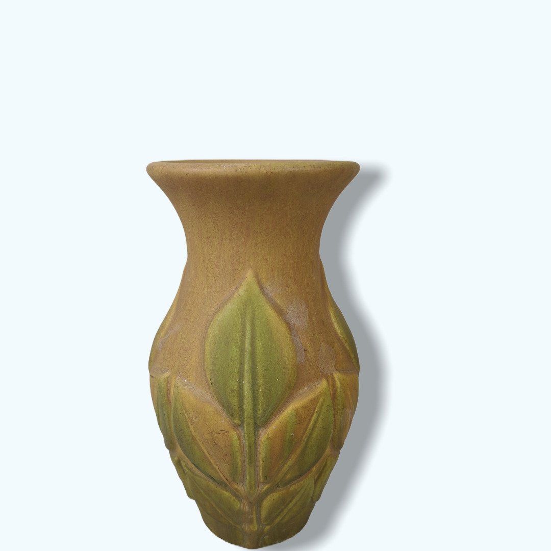 Roseville Early Velmoss: Roseville Pottery with the desirable Velmoss pattern. Fantastic mold. 4" W x 8" H