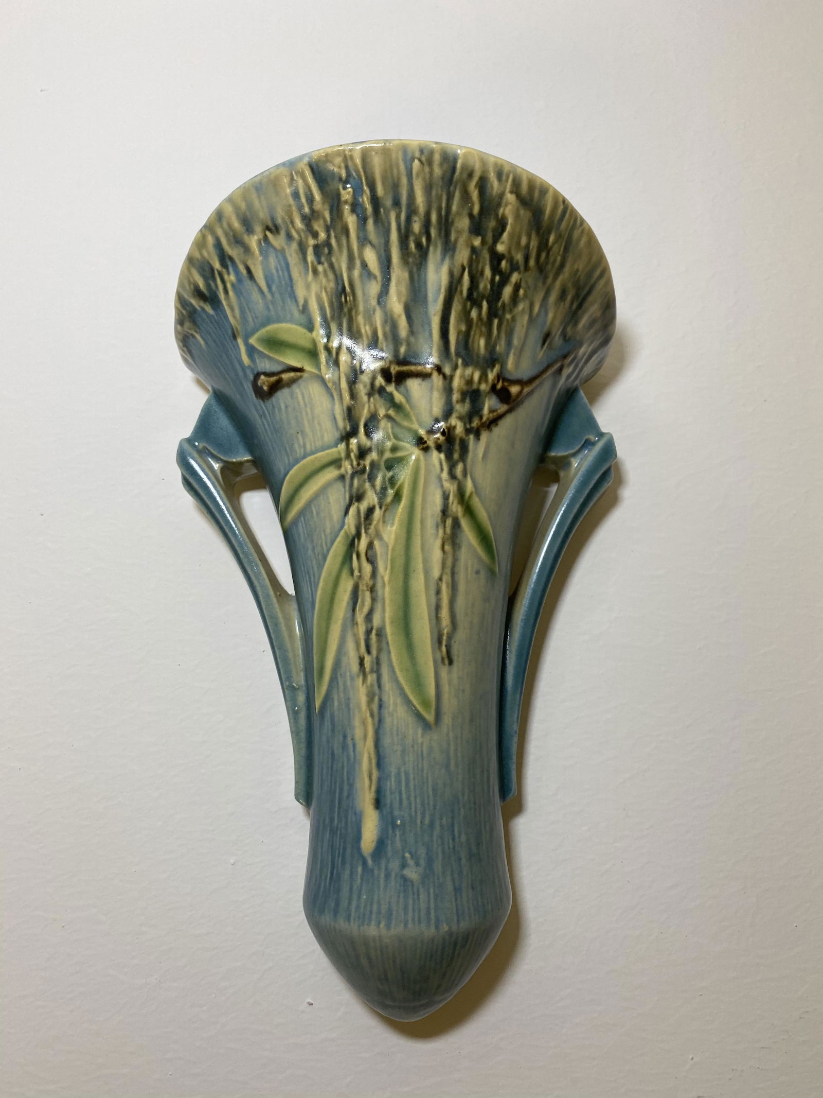 Roseville Pottery Wall Pocket (1 of 1)