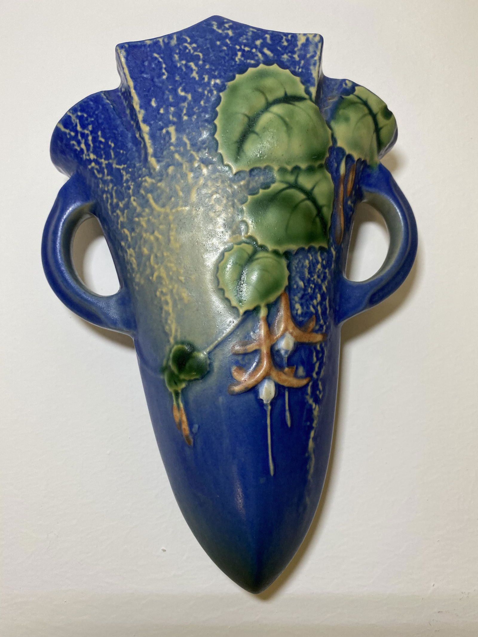 Roseville Pottery Wall Pocket (1 of 1)