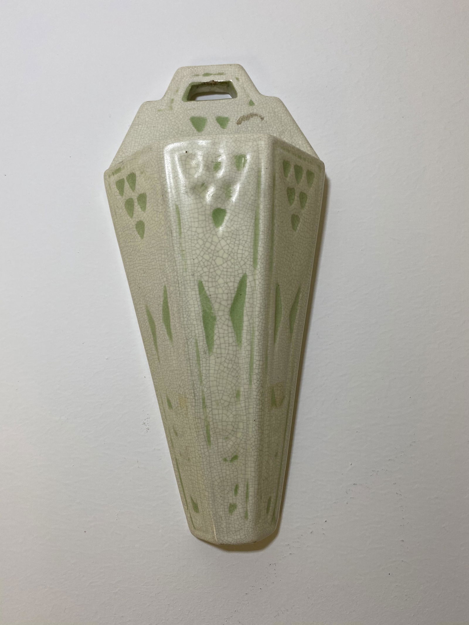 Roseville Pottery Wall Pocket (1 of 1)