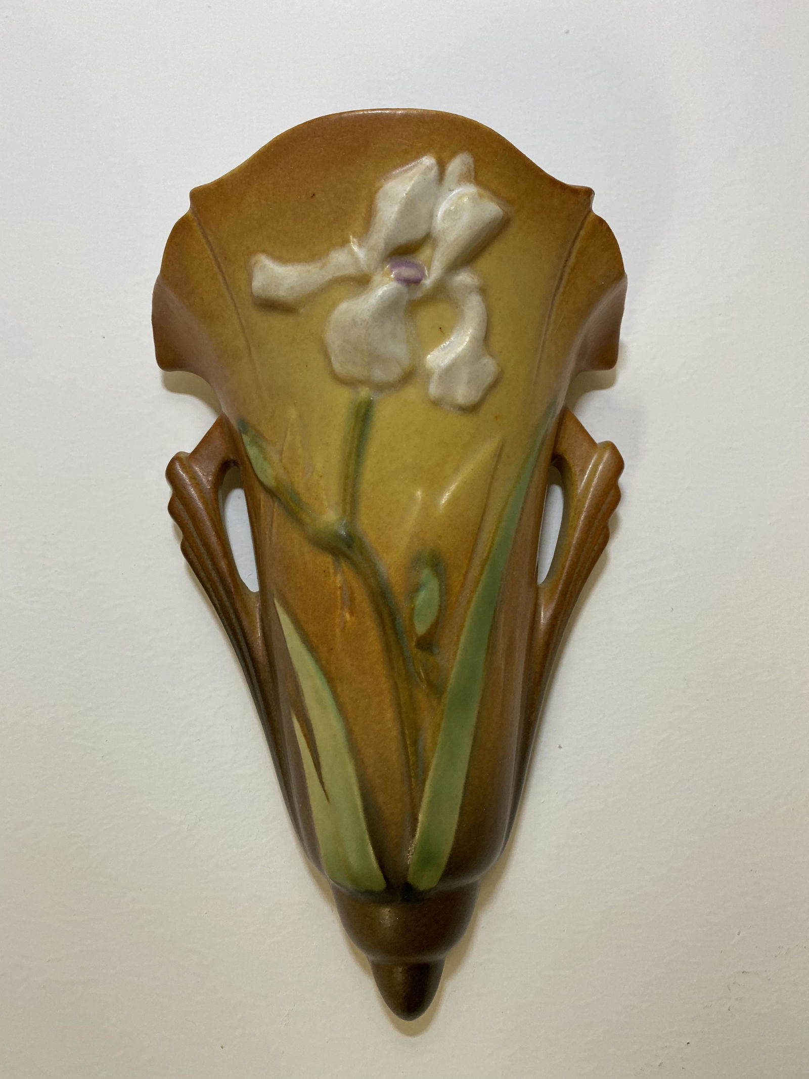 Roseville Pottery  Wall Pocket (1 of 2)