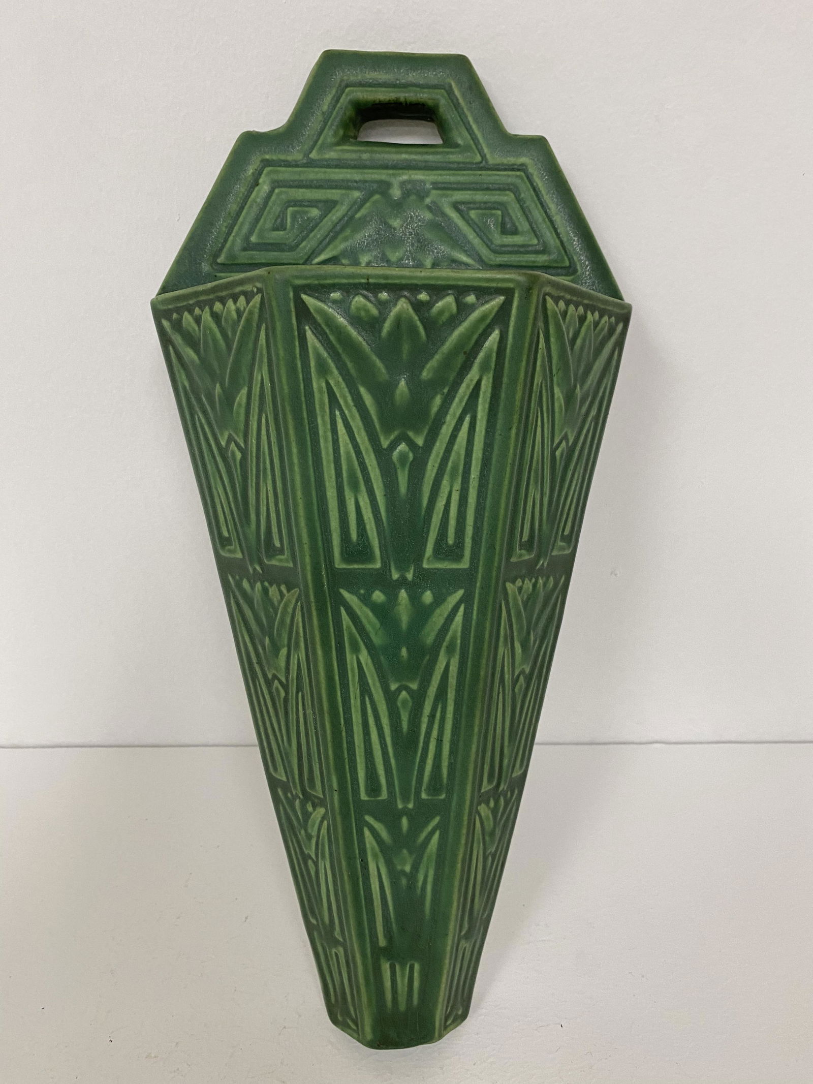 Roseville Pottery Wall Pocket (1 of 2)