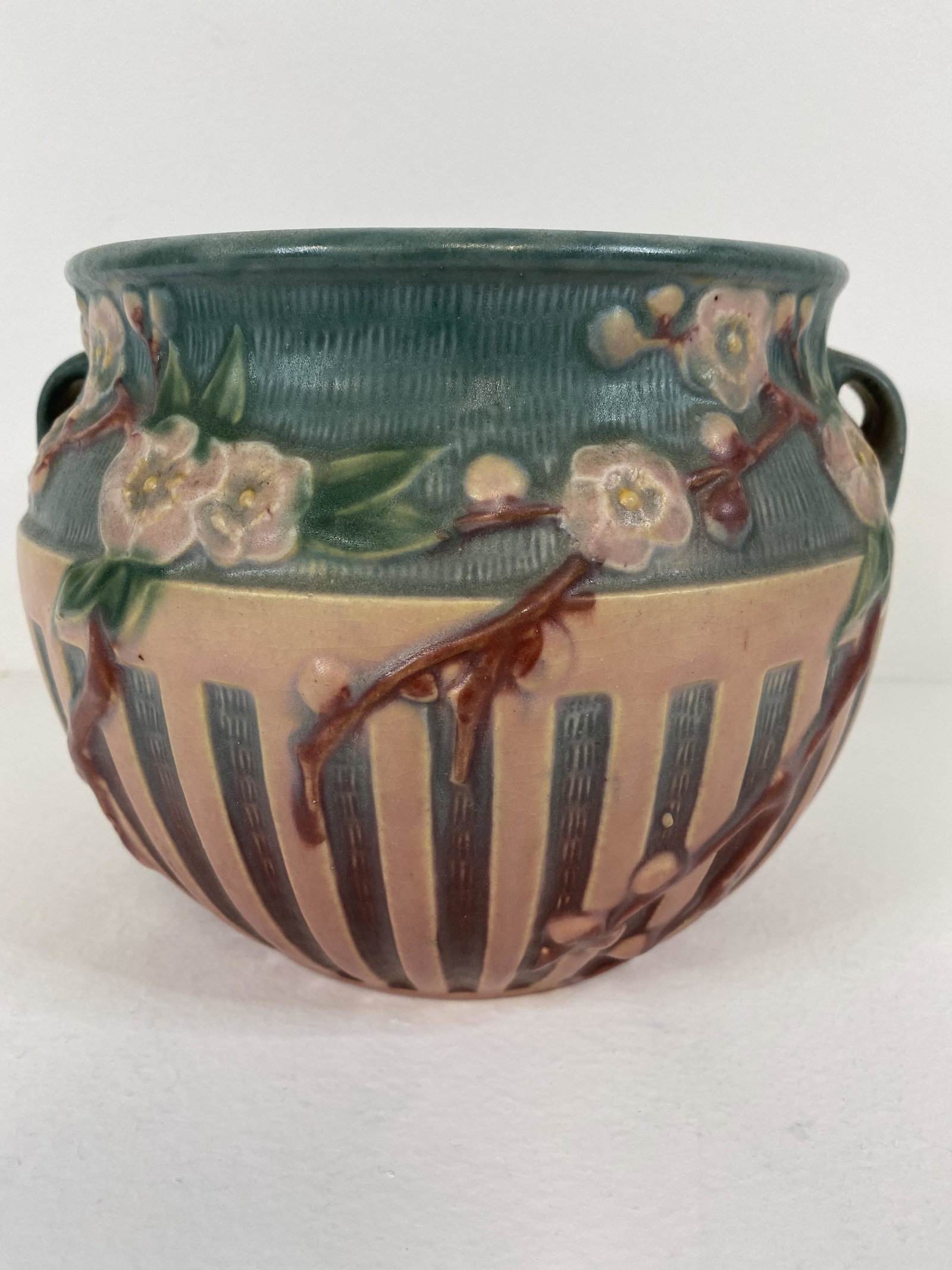 Roseville Pottery Cherry Blossom (1 of 4)