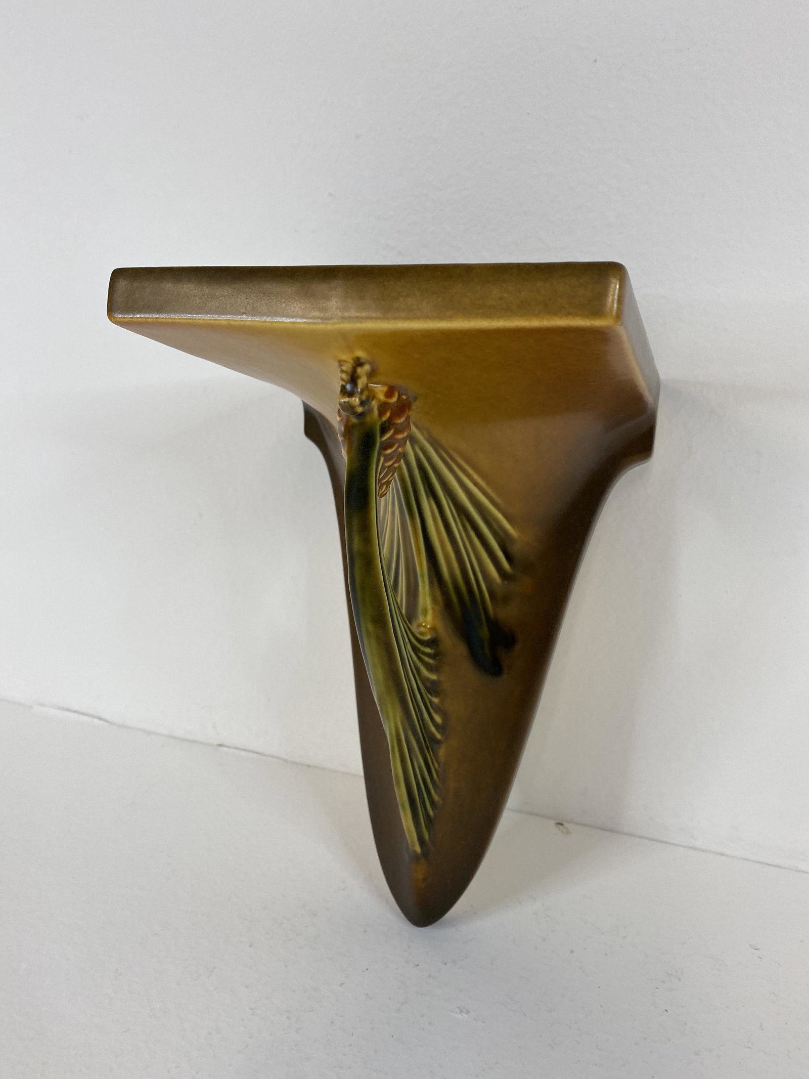Roseville Pottery Pinecone (1 of 3)