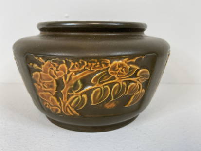 Roseville Pottery Rosecraft Vintage: 4 1/4" tall x 6 3/4" Strong mold.