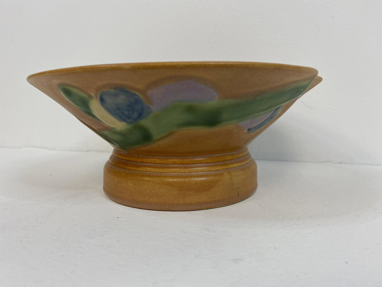 Roseville Pottery Futura: Balloon Bowl. 3 1/2". Nice mold