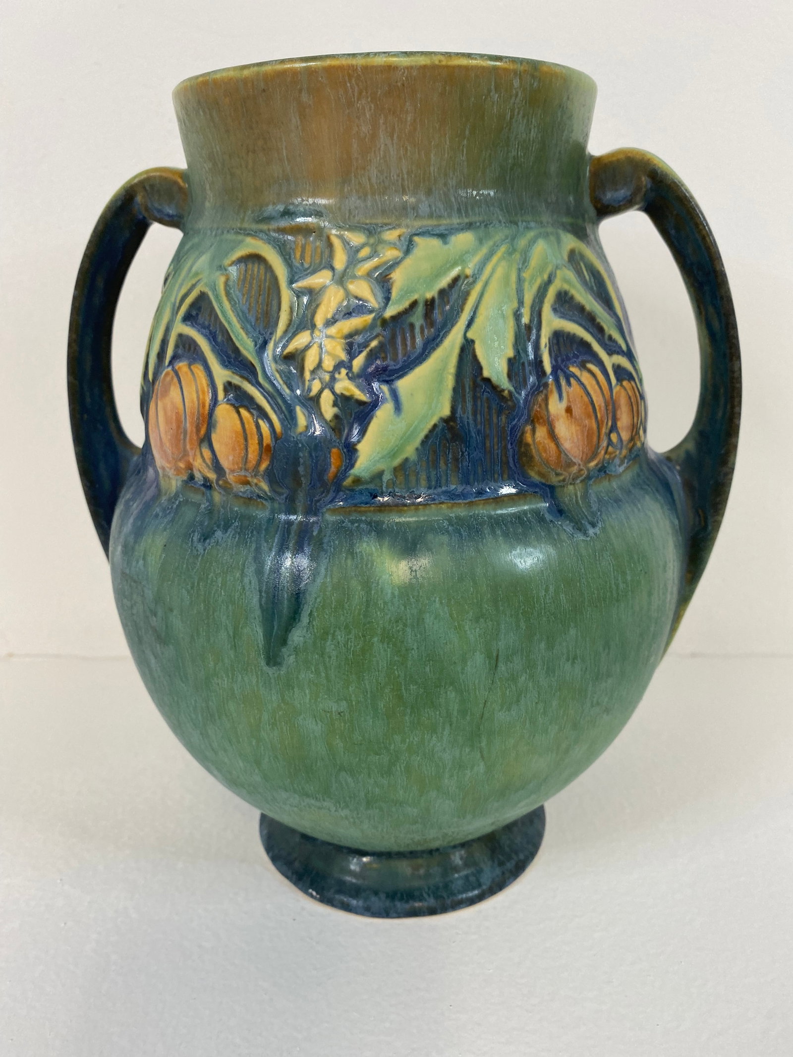 Roseville Pottery: Baneda 596-9 Very nice Mold and Colors original foil sticker