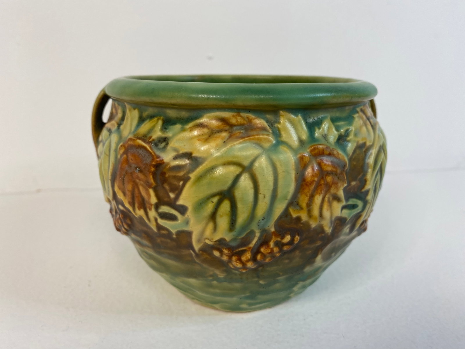 Roseville Pottery: Blackberry 4" Jardinere