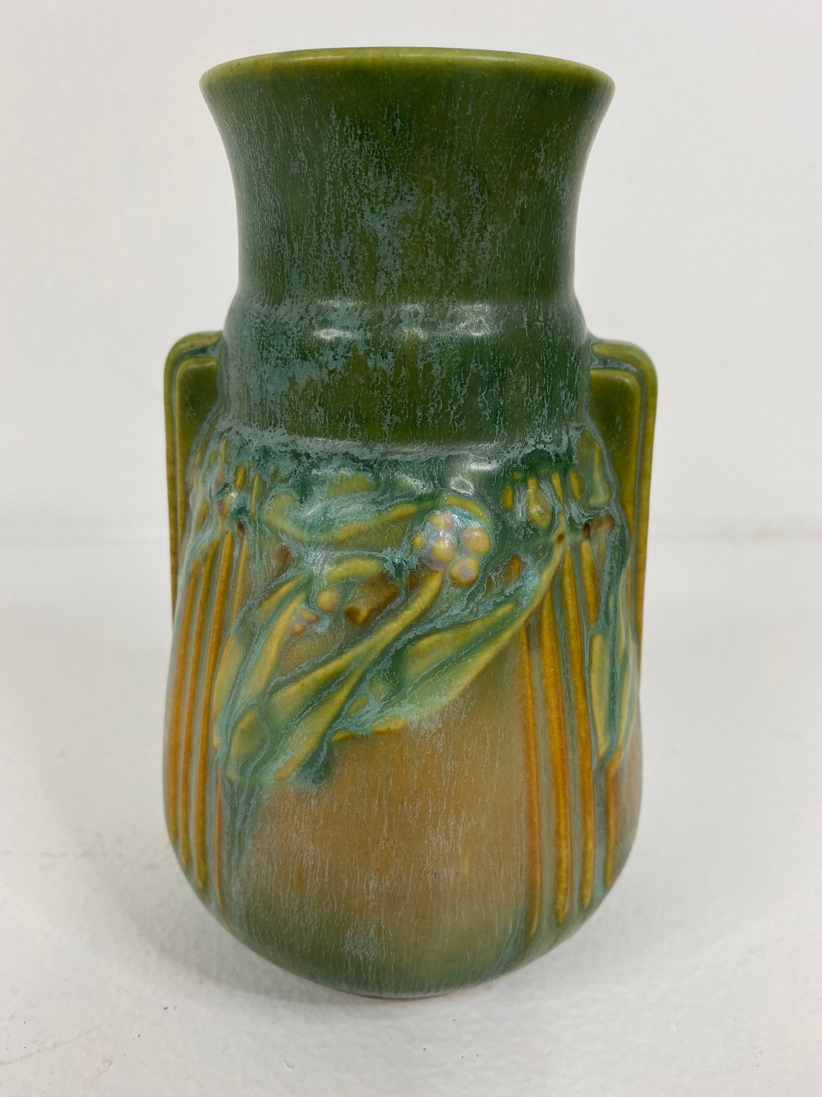 Roseville Pottery: Laurel 667-6 in Green super nice glaze