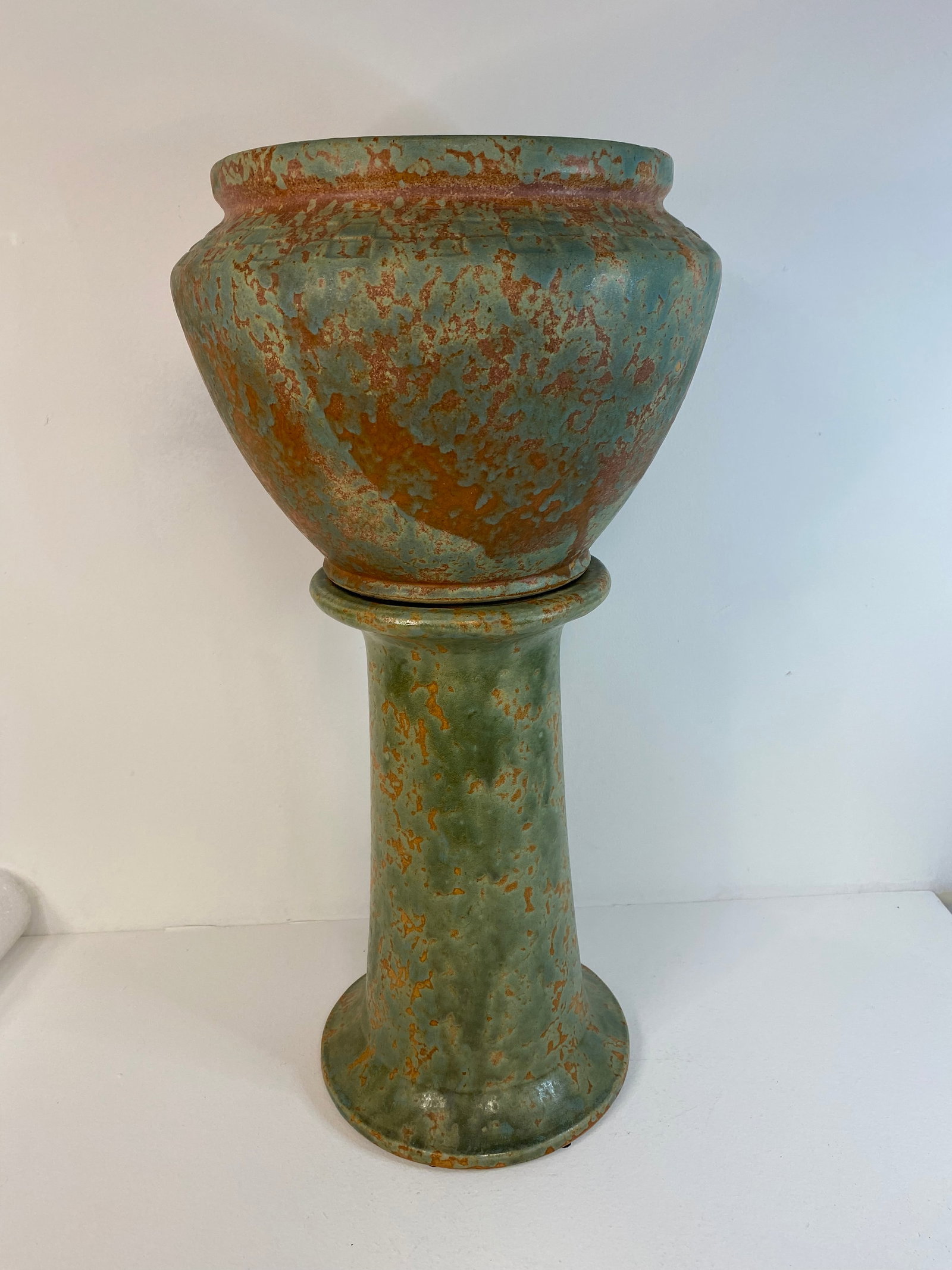 Burley Winter Pottery: Nicely done Pedestal and Jardinere. 26" tall