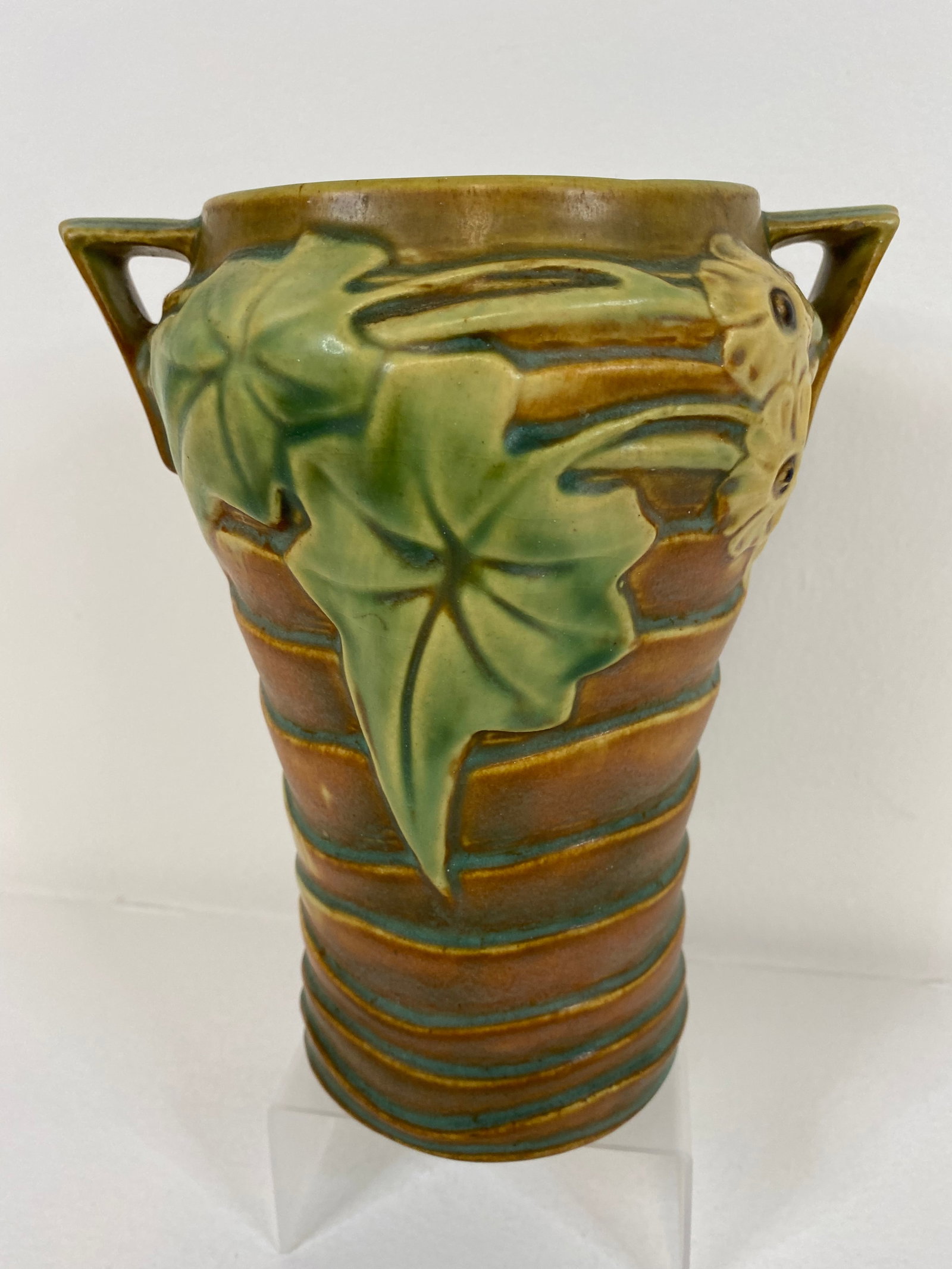 Roseville Pottery Luffa unusual bottom marks (1 of 3)