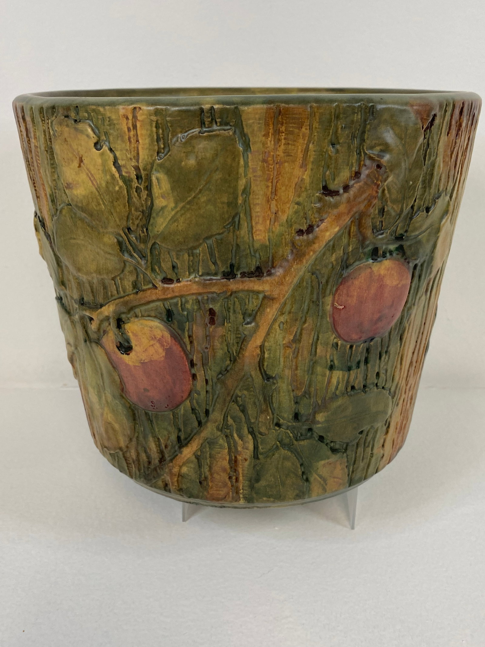 Weller Woodcraft Jard.: Nice Jard with apples. 8" tall 9 1/2" across top