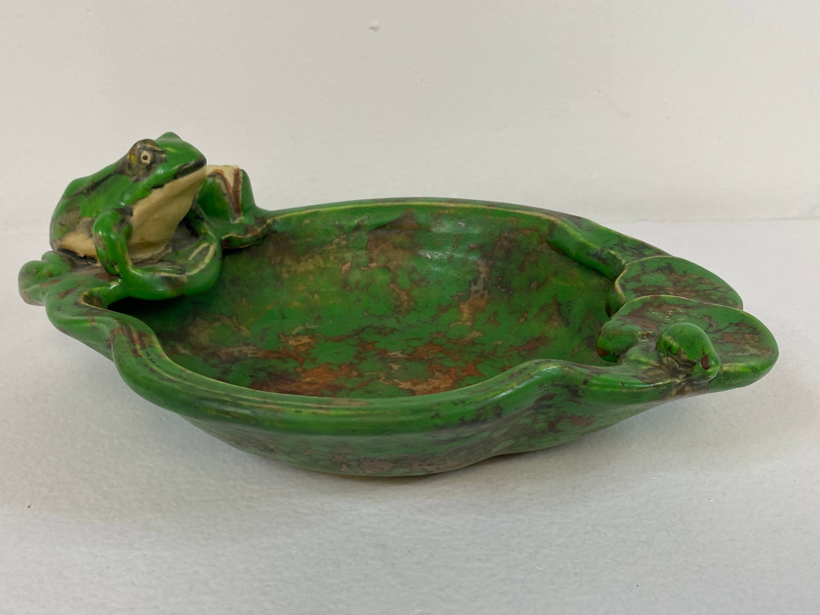 Weller Coppertone Frog bowl (1 of 3)