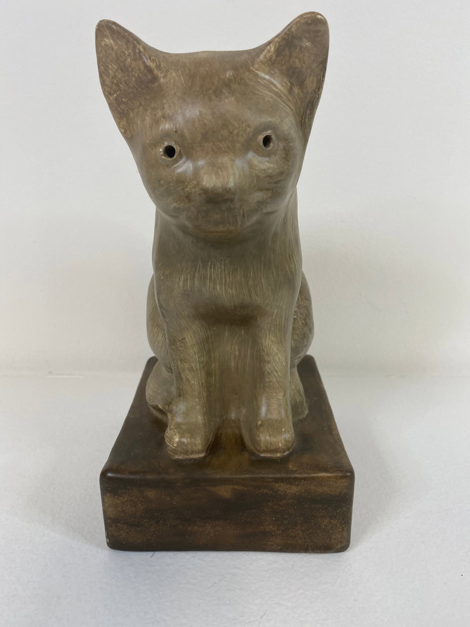 Peters Reed Pottery Garden Cat (1 of 3)