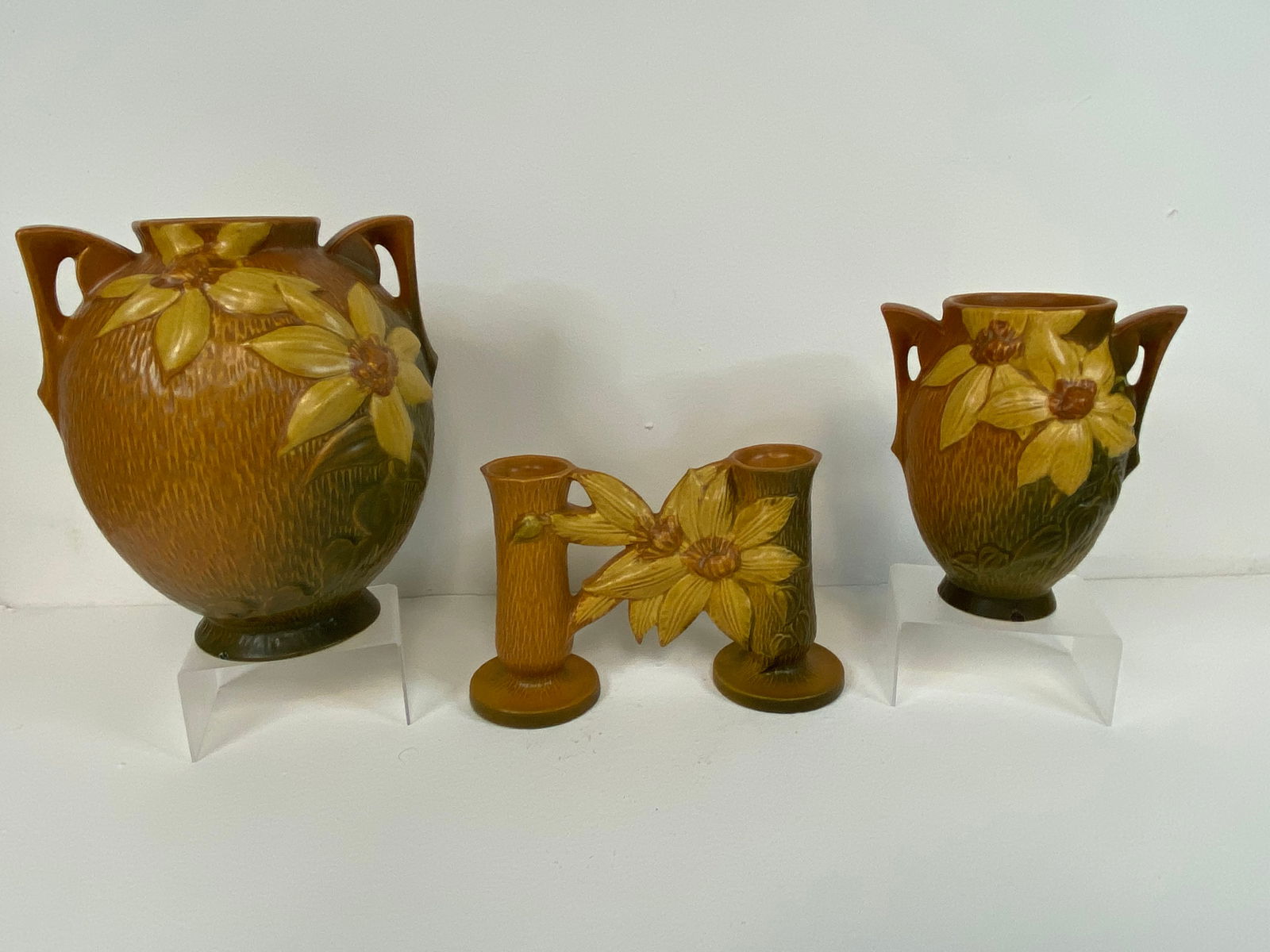 Roseville Pottery grouping (1 of 3)