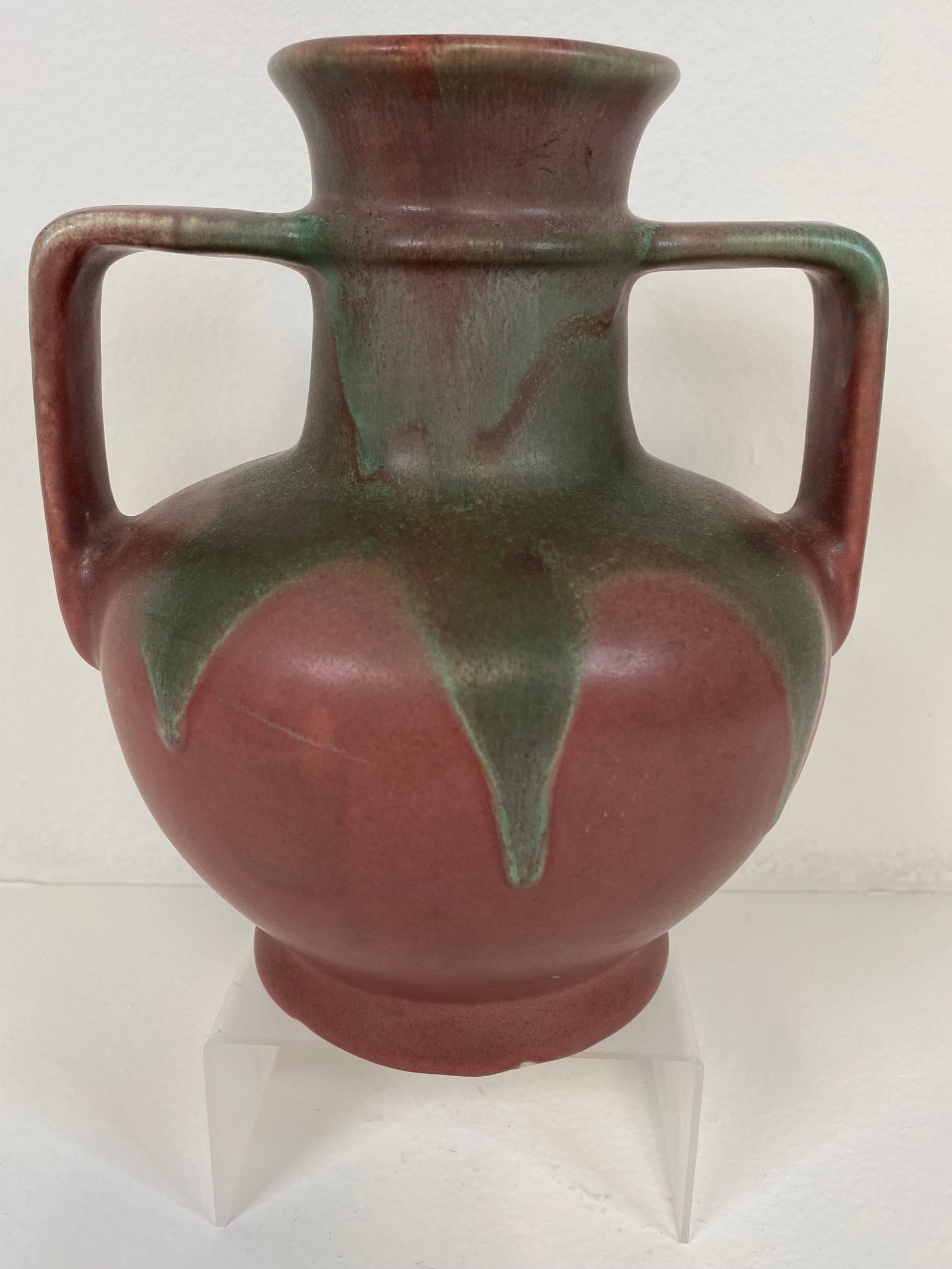 Muncie Pottery: Another Muncie with the green over pink treatment and this one features squared off handles at 7 1/2" tall