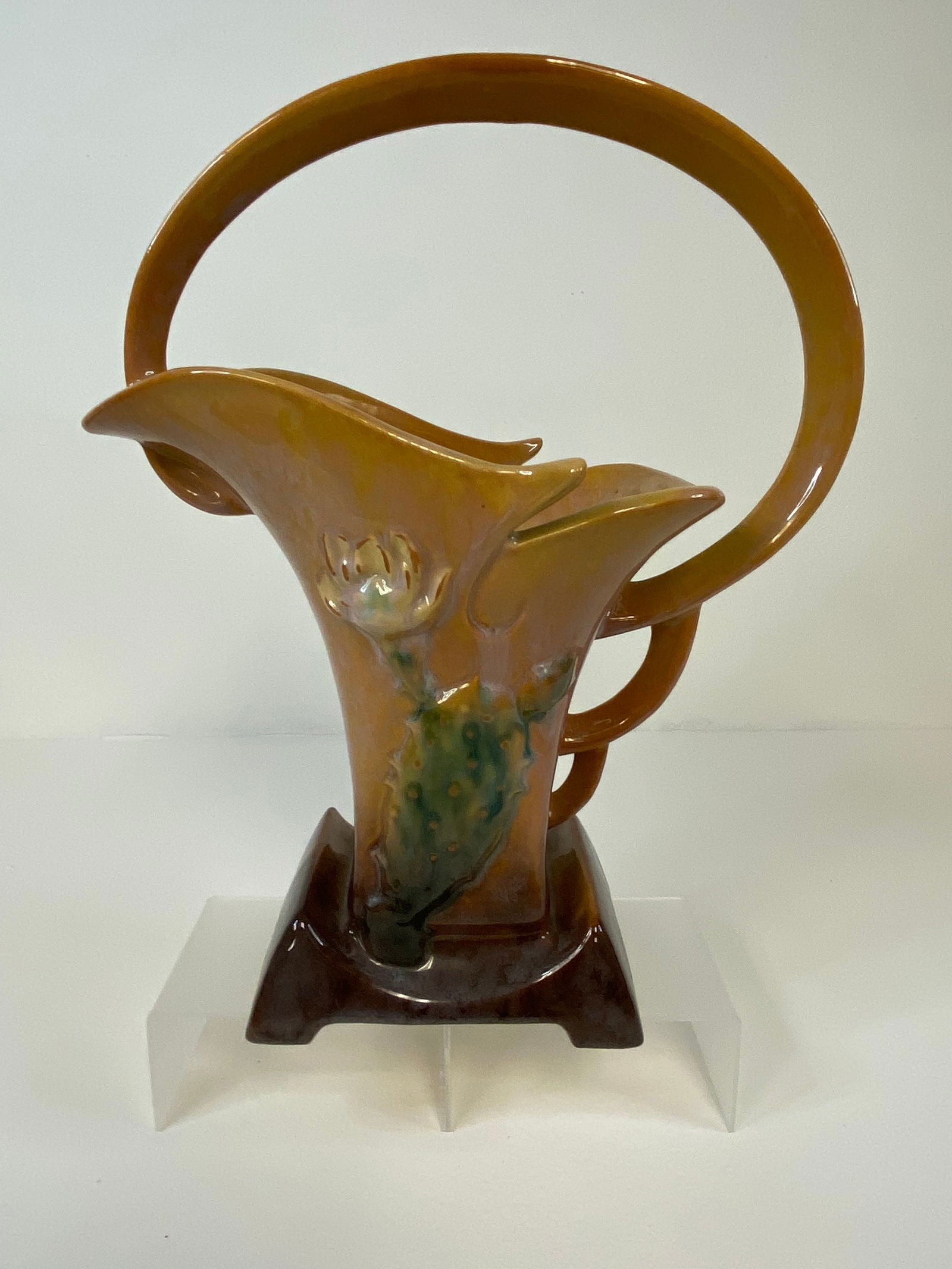 Roseville Pottery Wincraft (1 of 2)