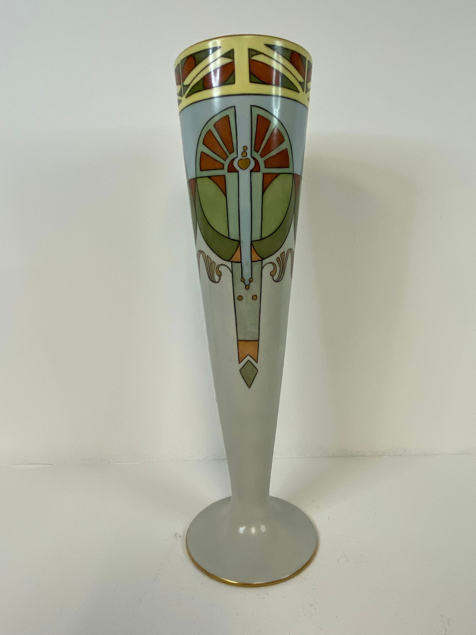 Beleek Willets Tall Vase (1 of 3)