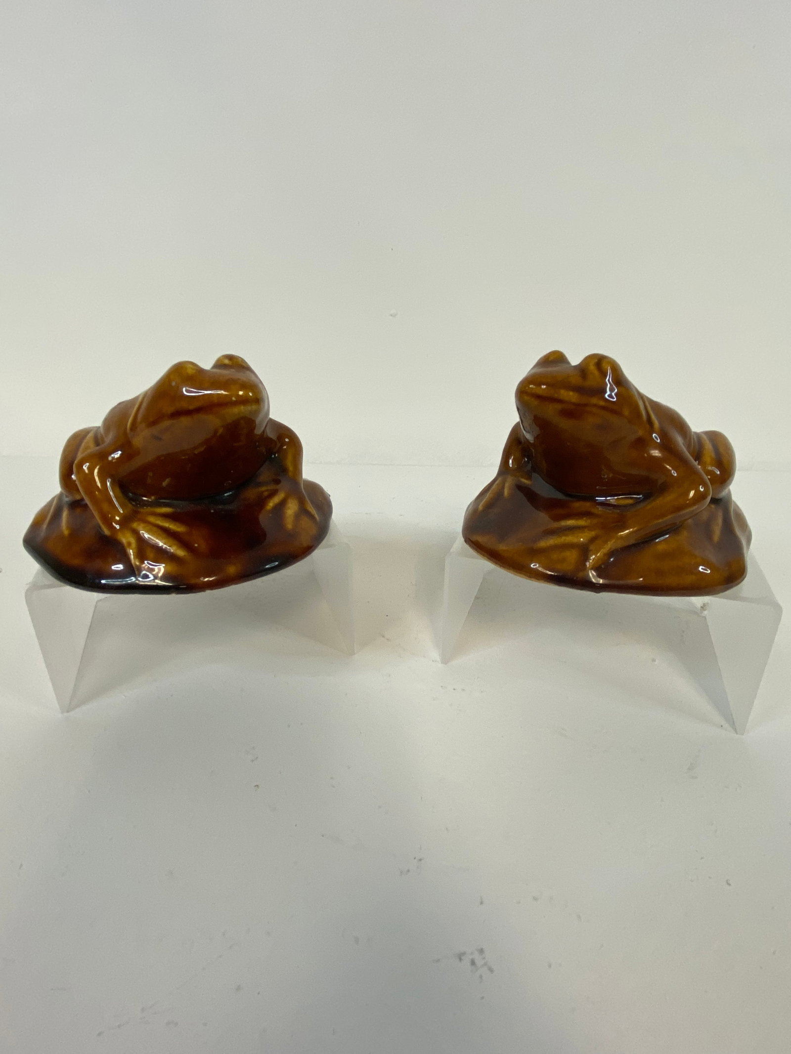 2 Peters and Reed Frog Flower frogs: 2 Brown Frogs measuring 2 1/2" tall and 4 5/8" deep