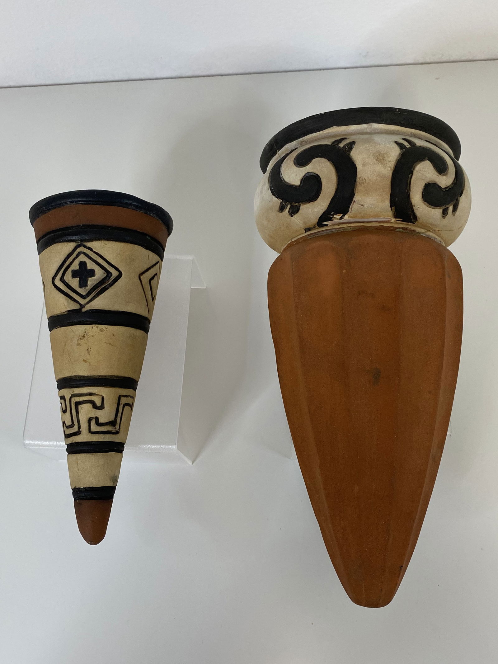 2 Weller Pottery souevo wall pockets (1 of 3)