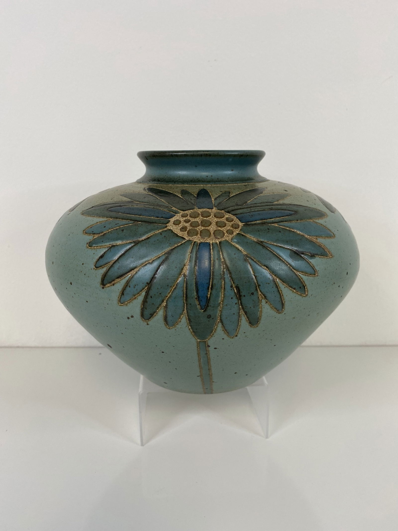 Kurt Wilde Vase: Great vase with 3 repeating sunflowers. 7 1/4" tall and 9 1/2" across