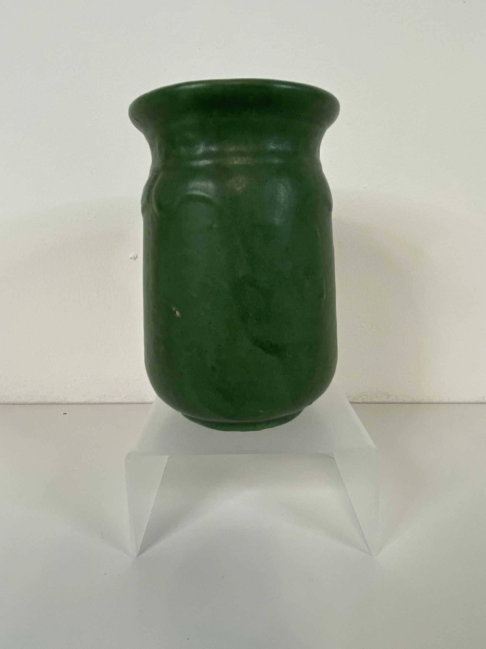 Weller Pottery Matt green (1 of 1)