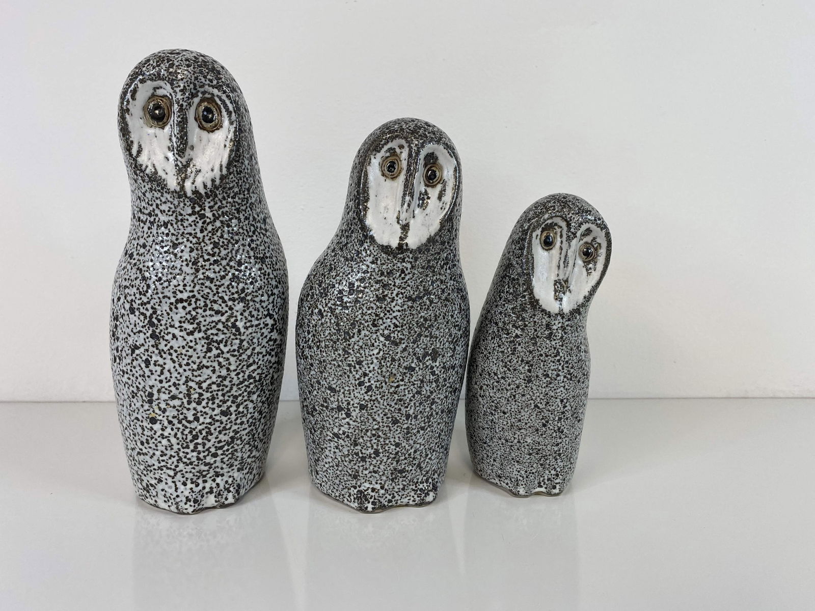 Set of Pigeon Forge MCM Pottery Owls (1 of 2)