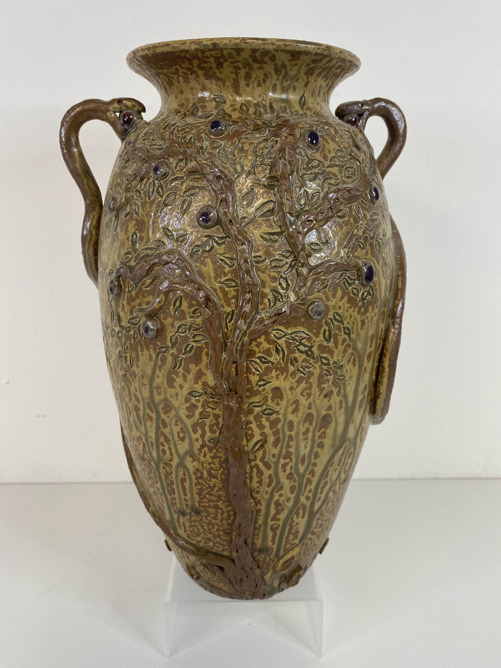 Door Pottery Bat Vase (1 of 4)