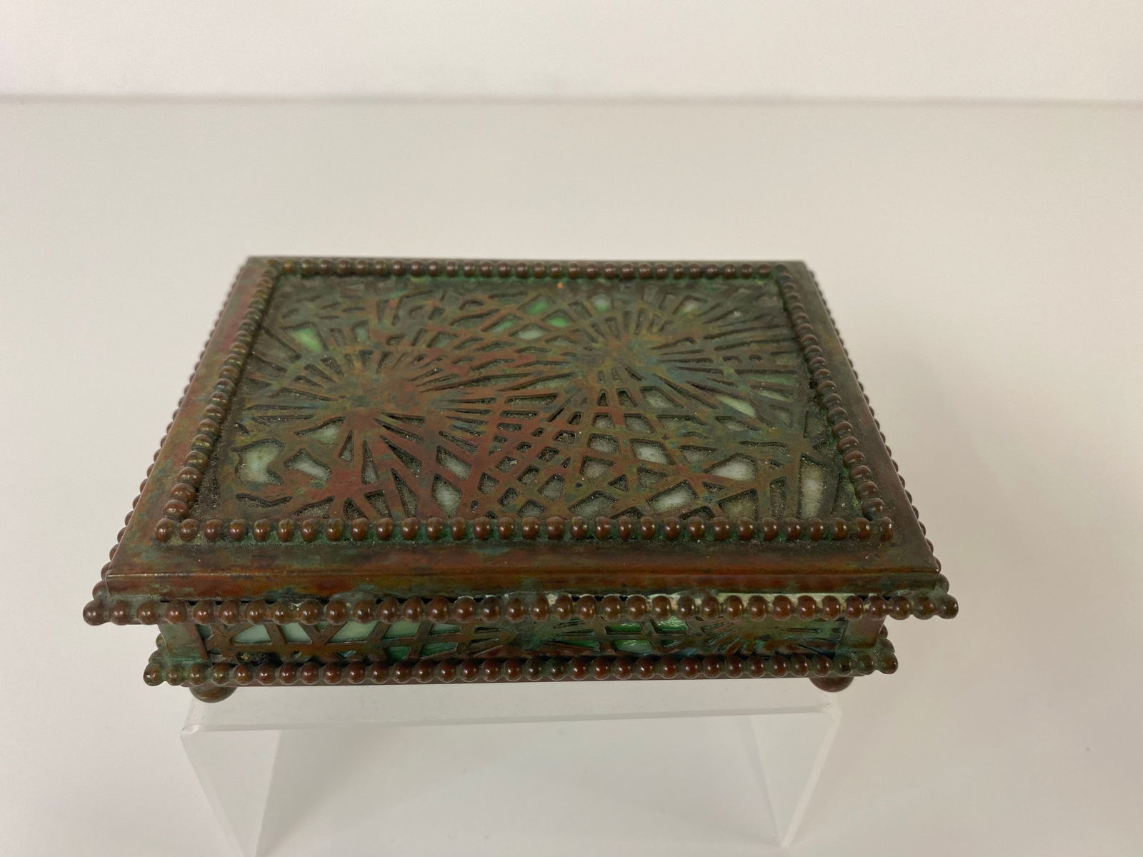 Tiffany Studios Pine Needle Box #800 (1 of 4)