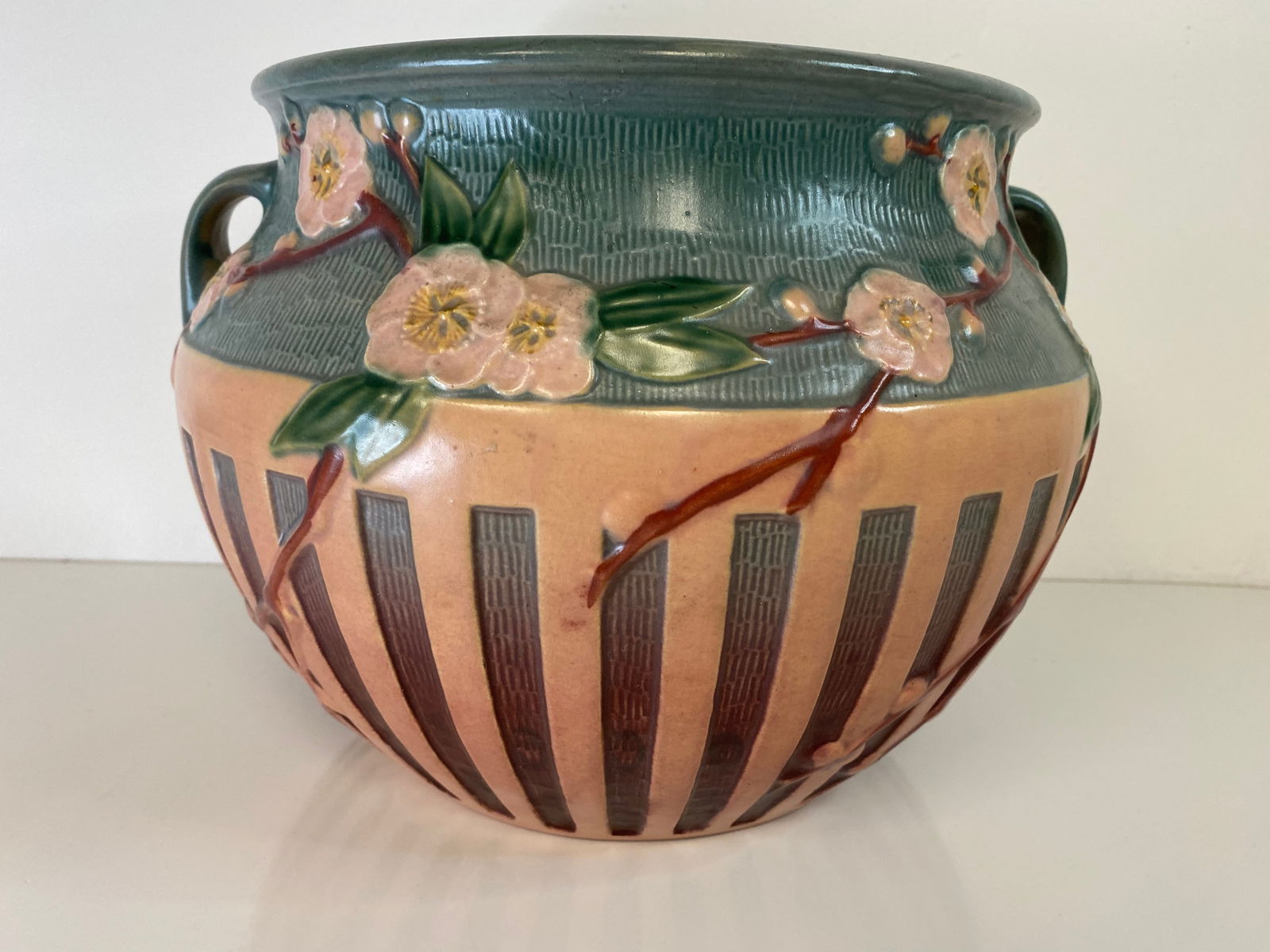 Roseville Pottery Cherry Blossom (1 of 3)