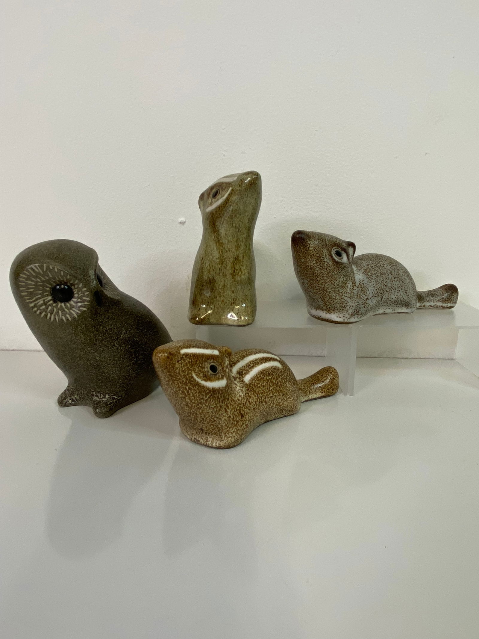 Pigeon Forge Pottery: 4 pieces including a larger owl at