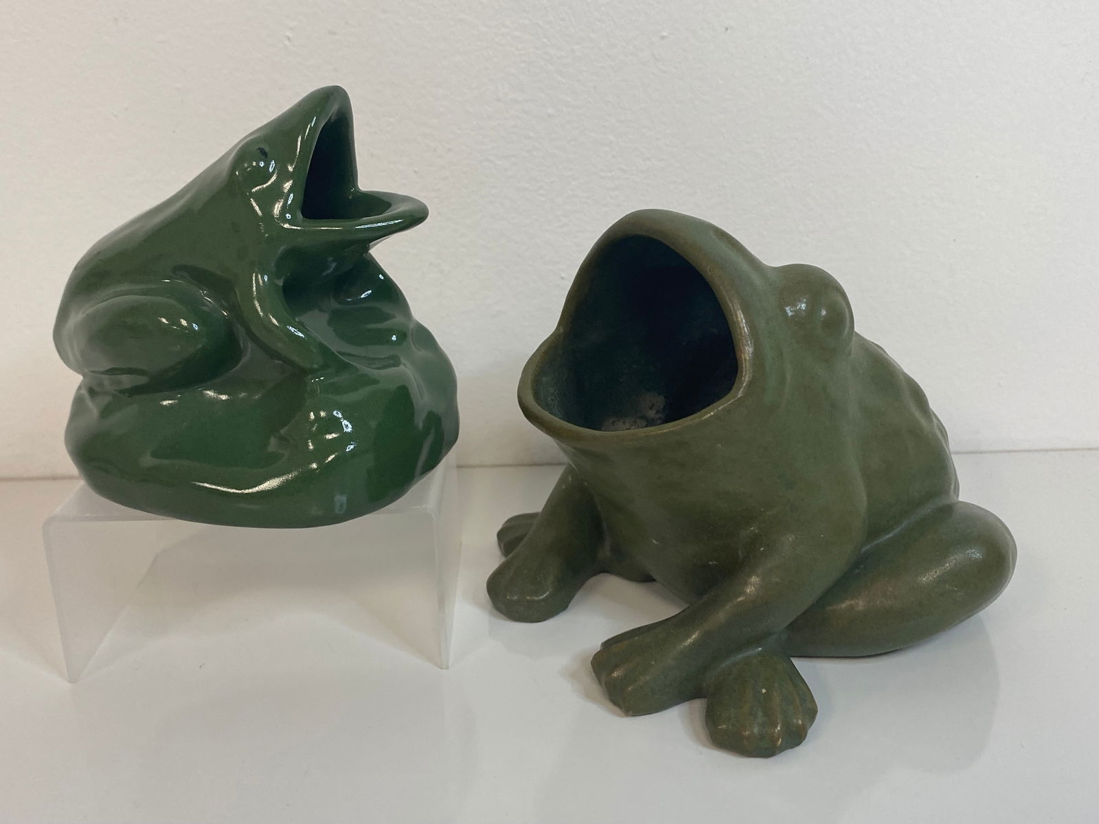 2 Pottery Frog matte green (1 of 3)