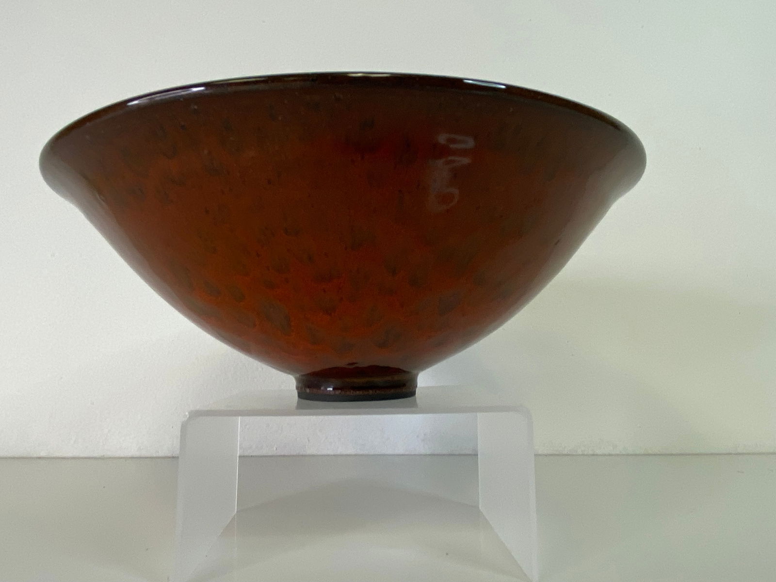James Lovera Pottery: Great bowl from the Lovero Kilns in CA. This has a very desirable red glaze and stands 3 1/8" tall and 8" across. Killer woodgrain looking glaze