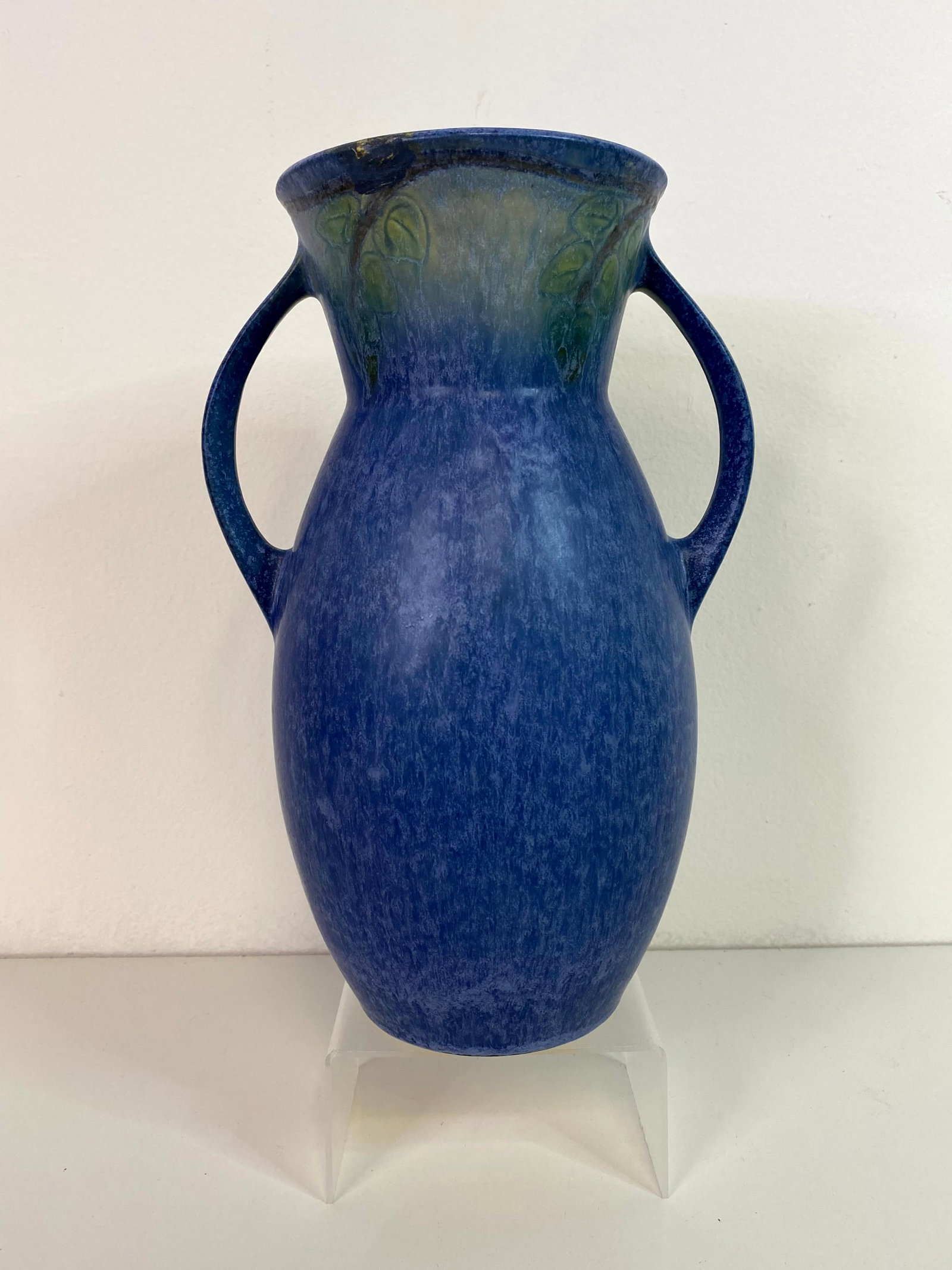 Roseville Pottery Windsor (1 of 2)