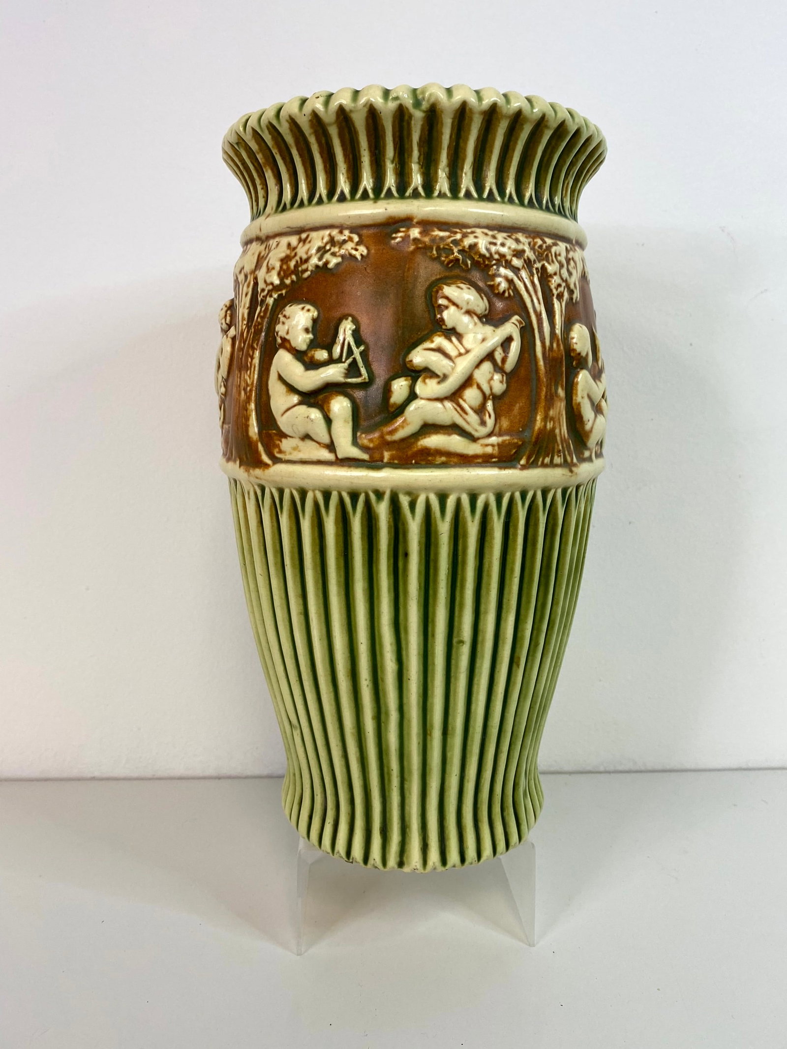 Roseville Pottery Donatello (1 of 1)