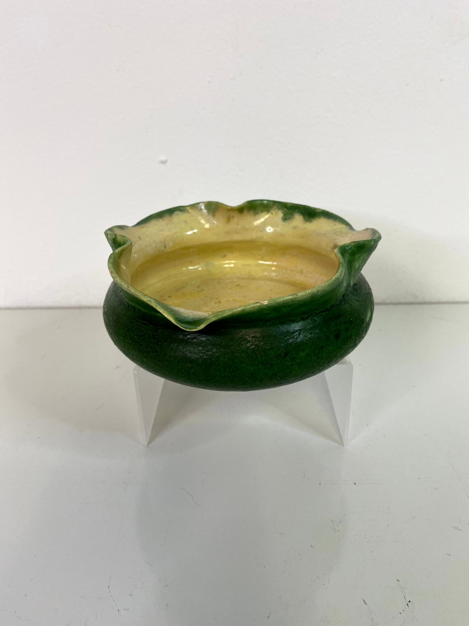 Grueby Pottery: Small ruffled rim measuring about 5 1/2" across