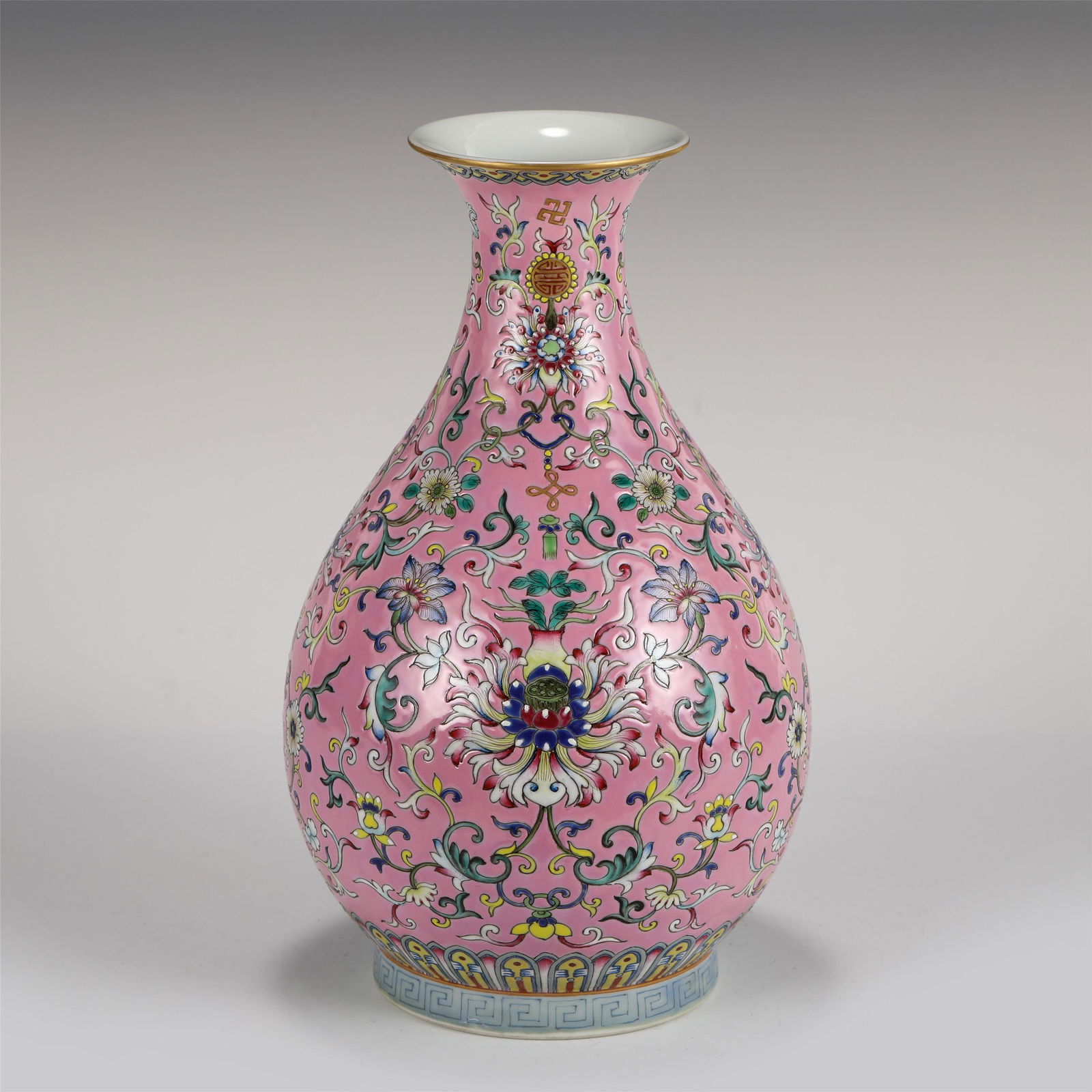 CHINESE FAMILLE ROSE FLOWER PATTERN VIEWS VASE: Dimensions: CHINESE FAMILLE ROSE FLOWER PATTERN VIEWS VASE 17 cm Diam x 29 cm H Chinese famille rose porcelain vase .Made in The Year of Daoguang Reign Period of The Great Qing Dynasty. This vase has