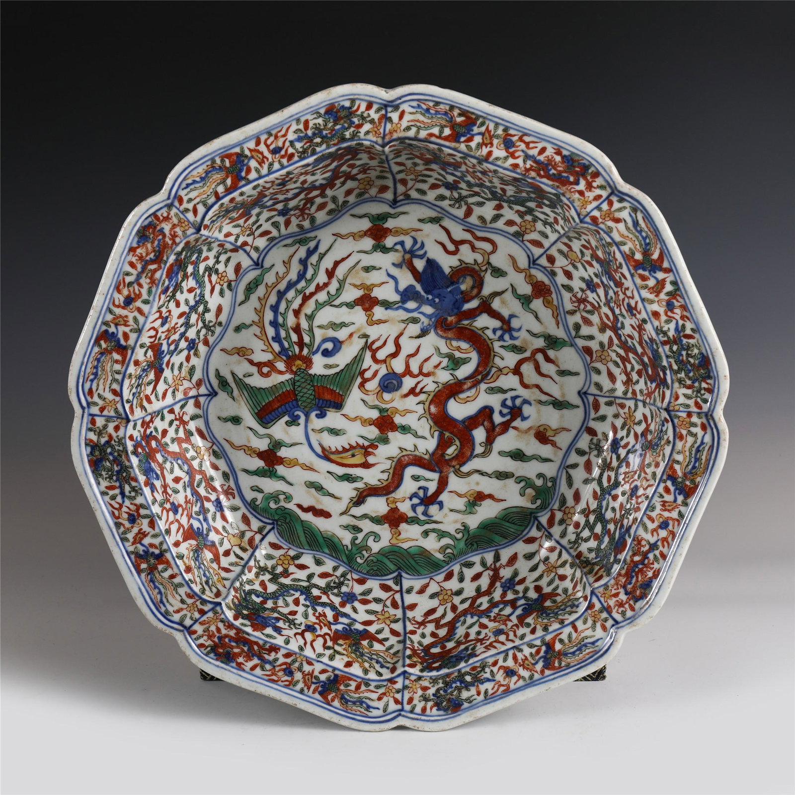 CHINESE WUCAI DRAGON AND PHOENIX PATTERN PORCELAIN: Dimensions: CHINESE WUCAI DRAGON AND PHOENIX PATTERN PORCELAIN VIEWS PLATE MING DYNASTY 38 cm Diam x 9 cm H Wucai porcelain pot of Ming Dynasty in China .Made in The Year of Wanli Period of The Ming D