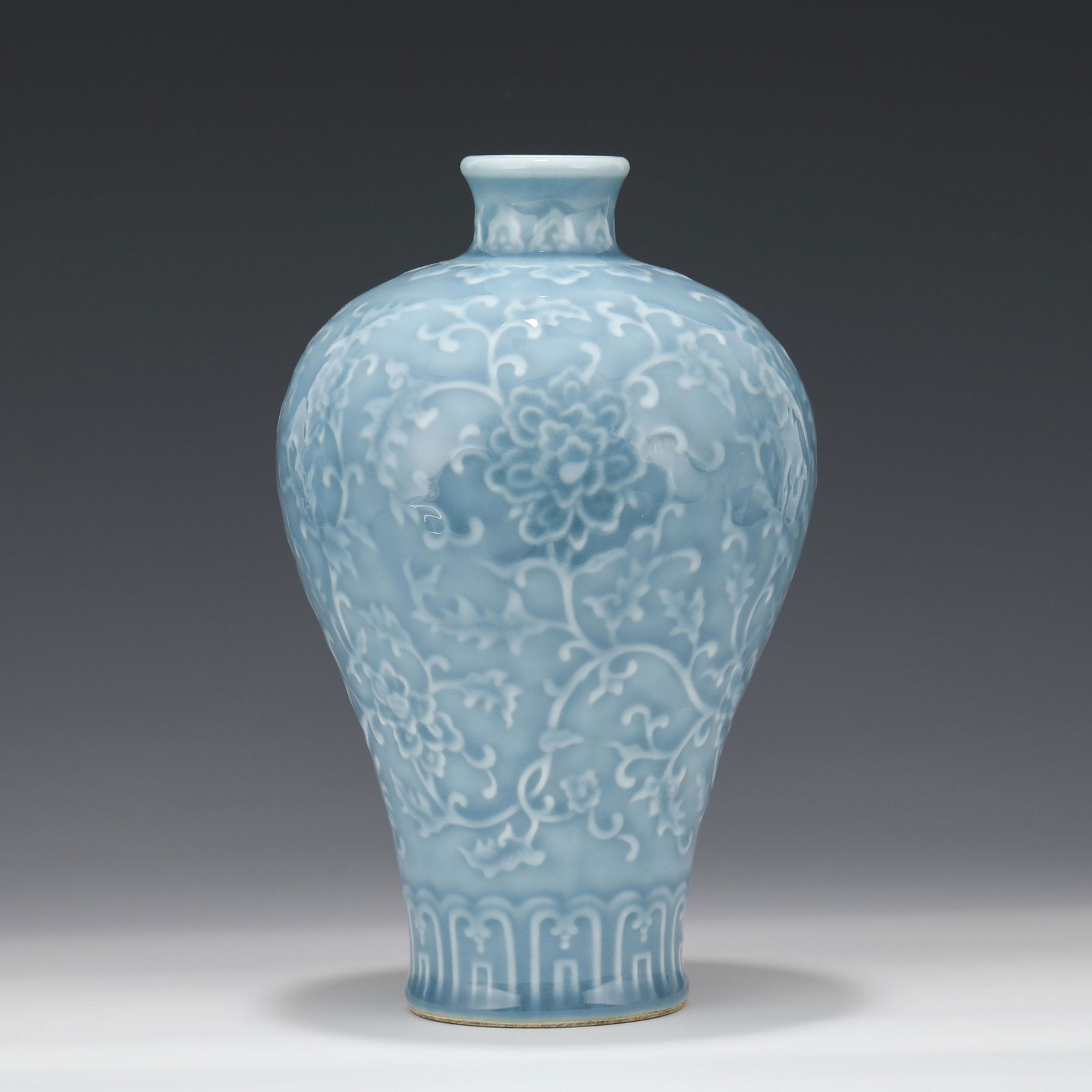 A CHINESE SKY BLUE GLAZED GLAZED FLOWER PATTERN PORCELA (1 of 10)