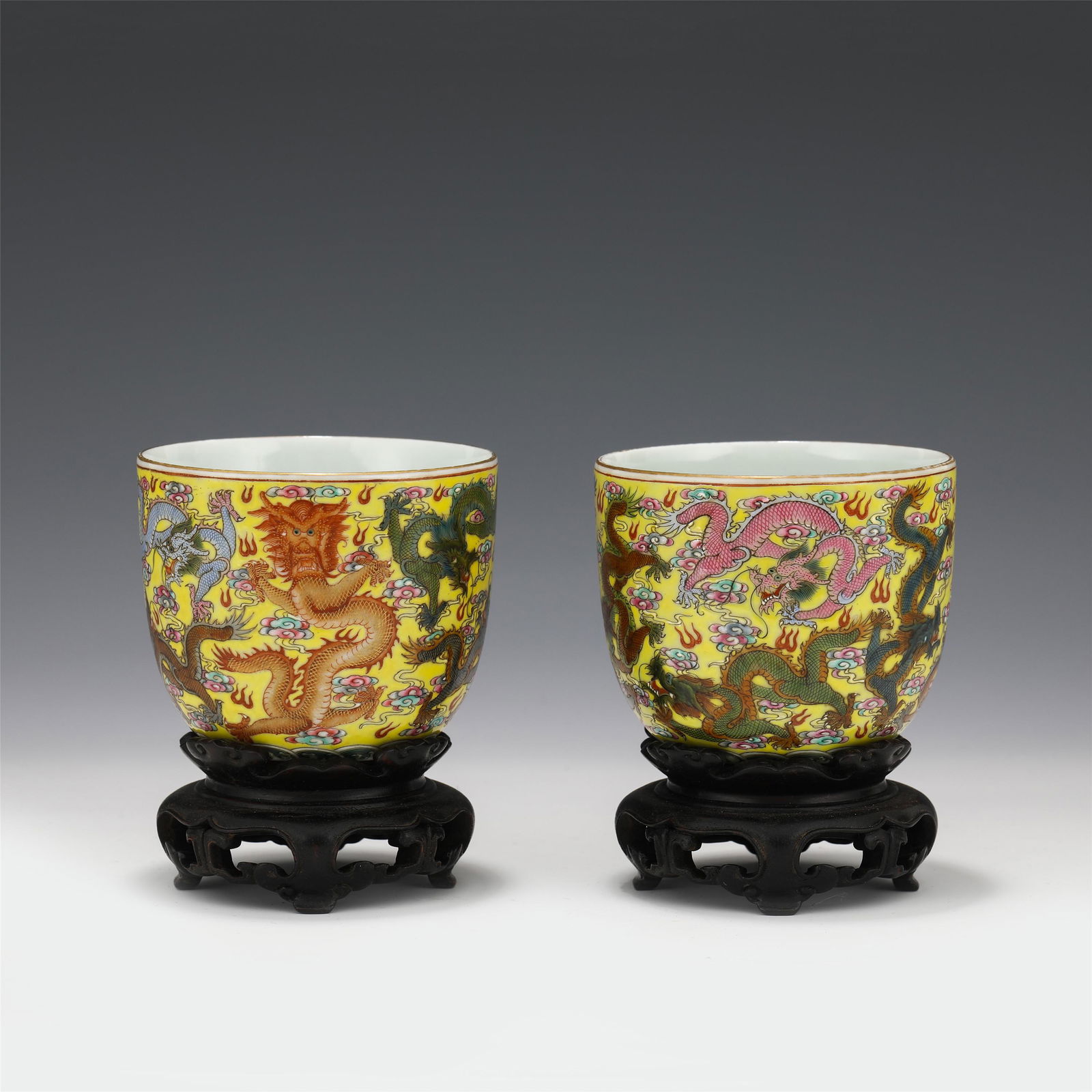 A PAIR OF CHINESE YELLOWS GROUND GLAZE DRAGON PATTERN (1 of 8)