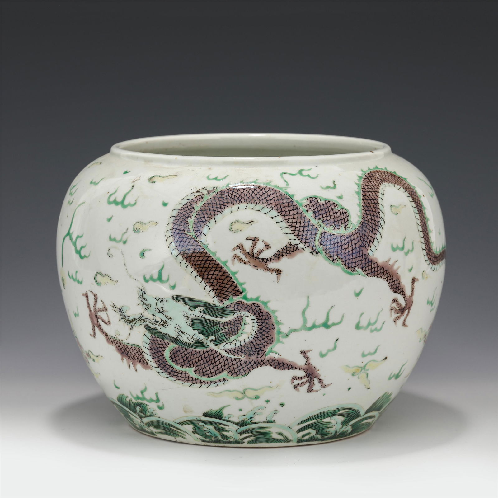 A CHINESE SANCAI PORCELAIN DRAGON PATTERN JAR/QING DYNA (1 of 9)