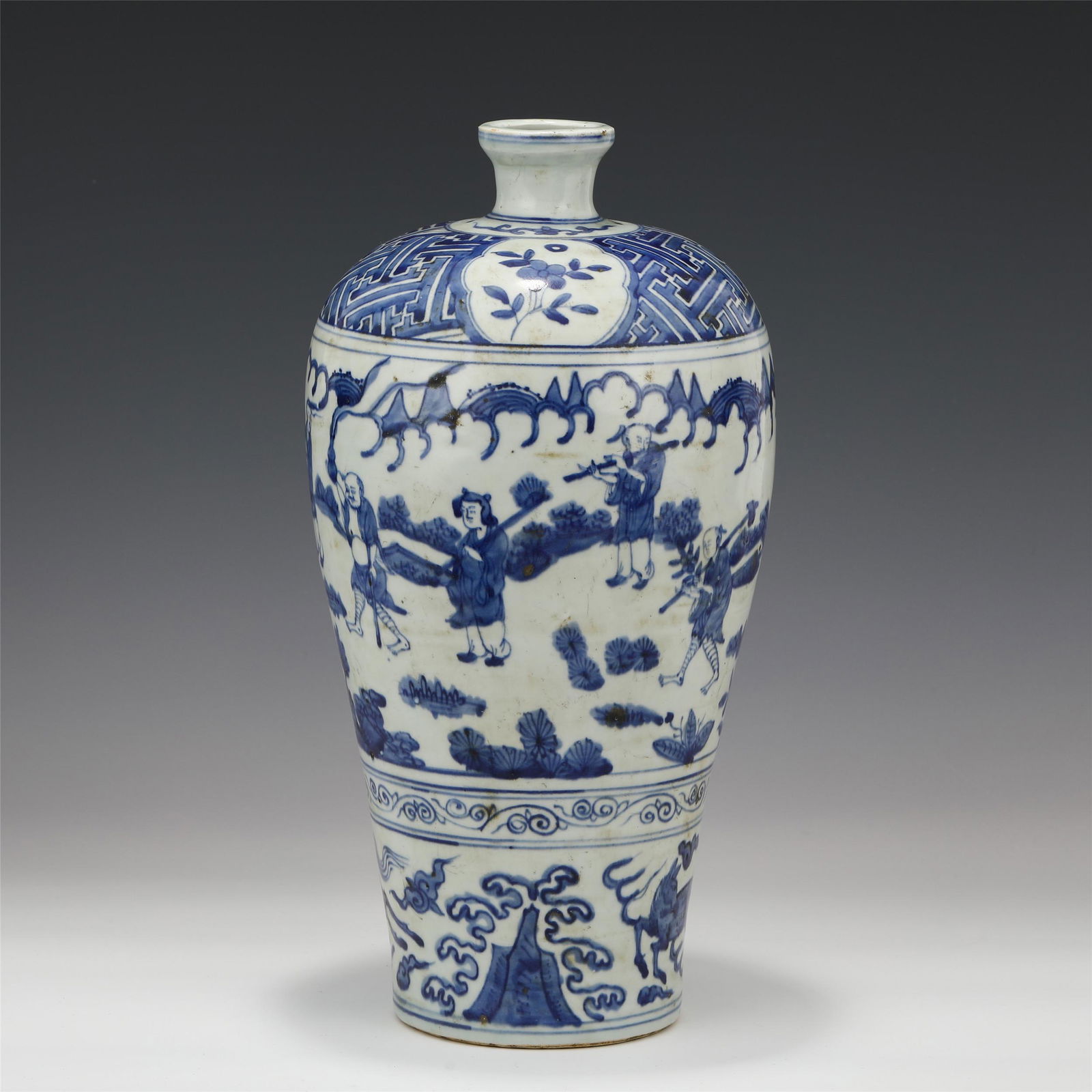 A CHINESE BLUE&WHITE PORCELAIN VASE /MING DYANSTY (1 of 9)