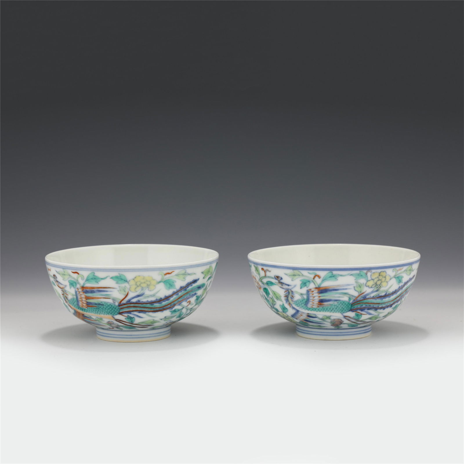 A PAIR OF CHINESE DOUCAI PHOENIX BOWLS/QING DYNASTY (1 of 8)