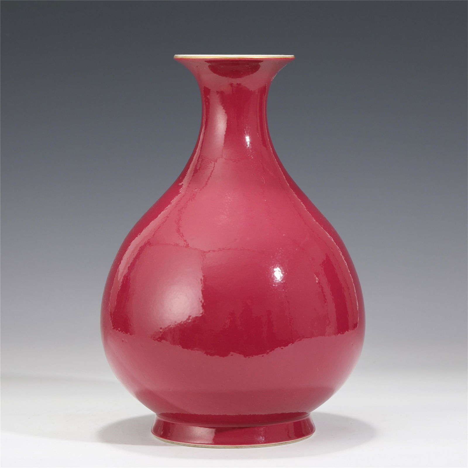 A CHINESE PINK GLAZED PORCELAIN VASE/QING DYNASTY (1 of 8)